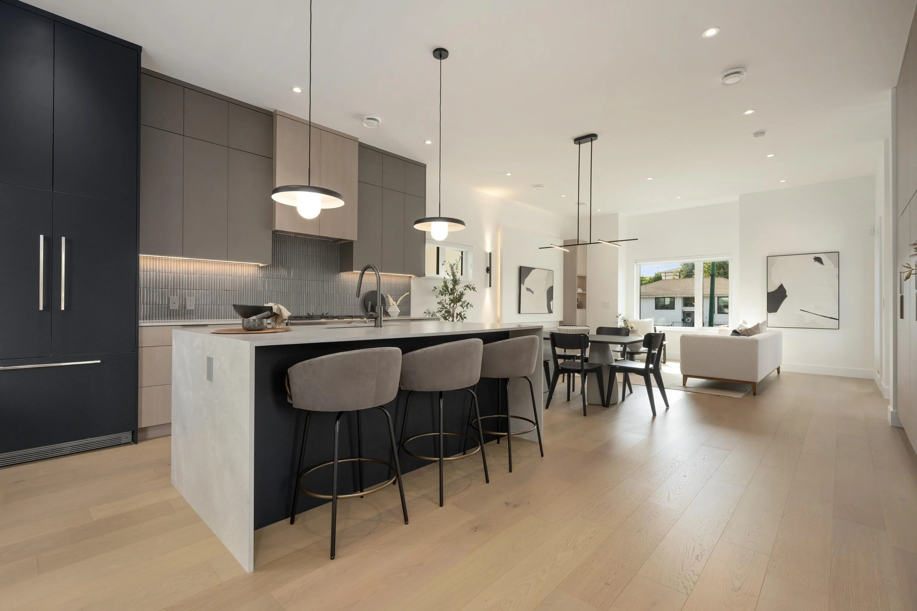8483 16 Avenue #1