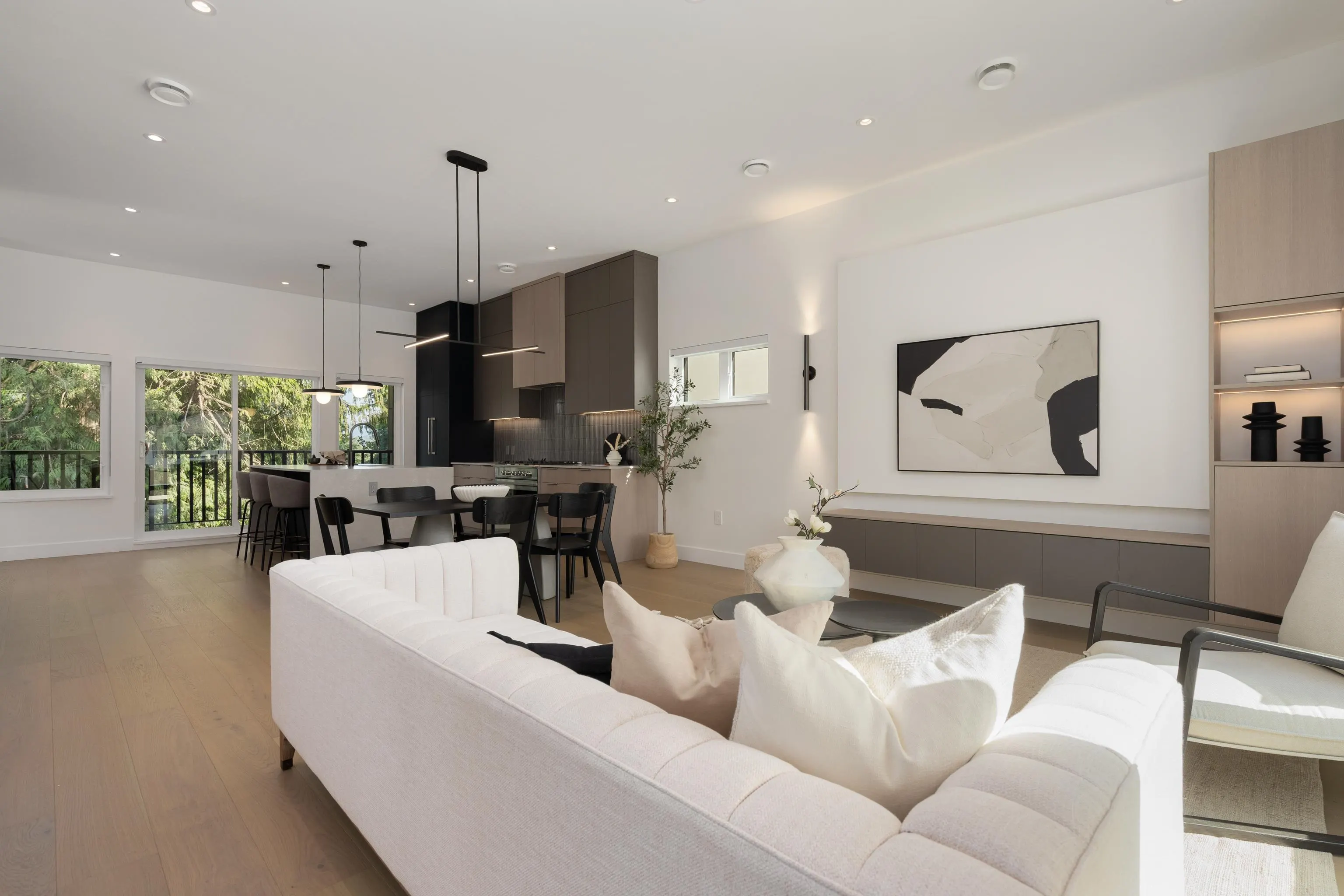 8483 16 Avenue #1