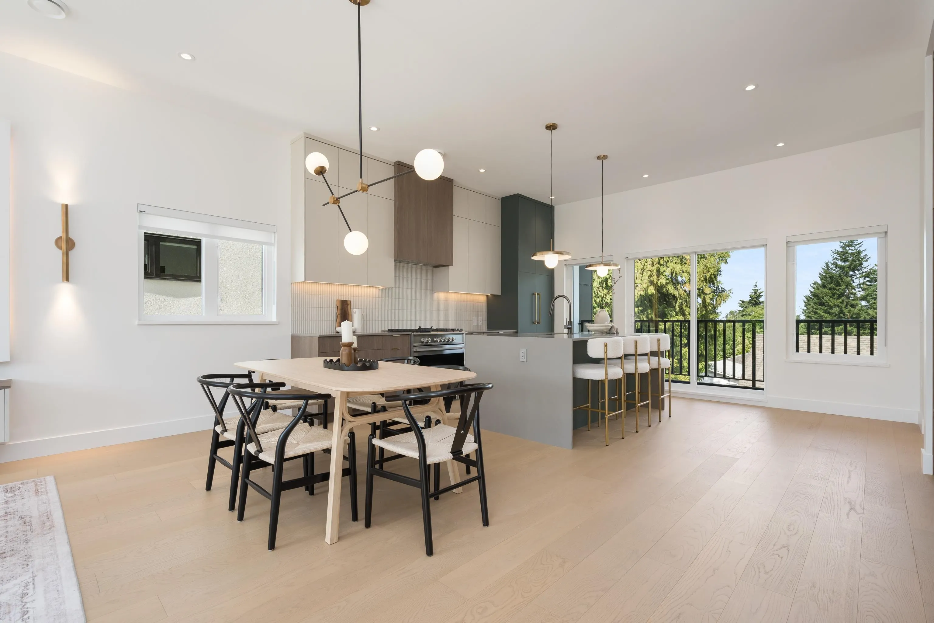 8483 16 Avenue #2