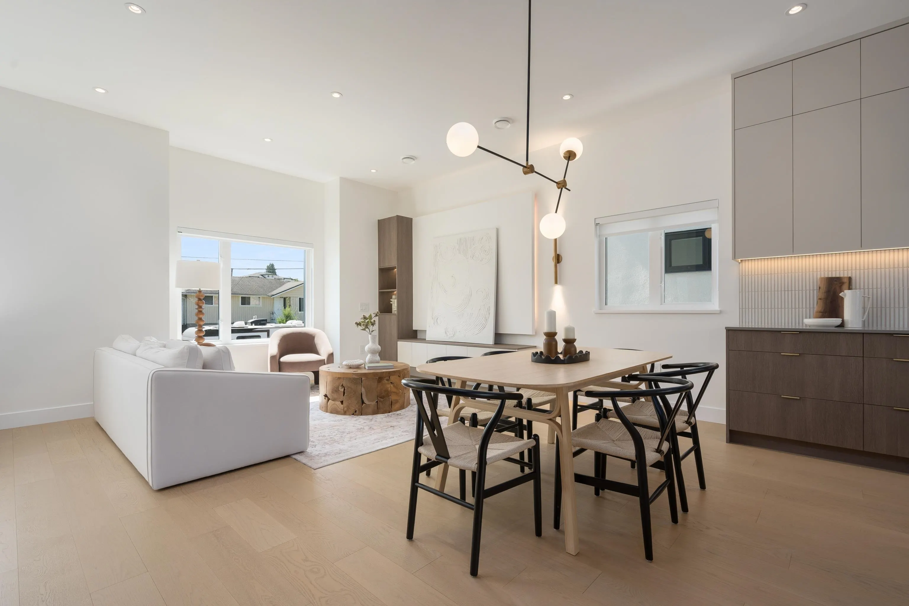 8483 16 Avenue #2