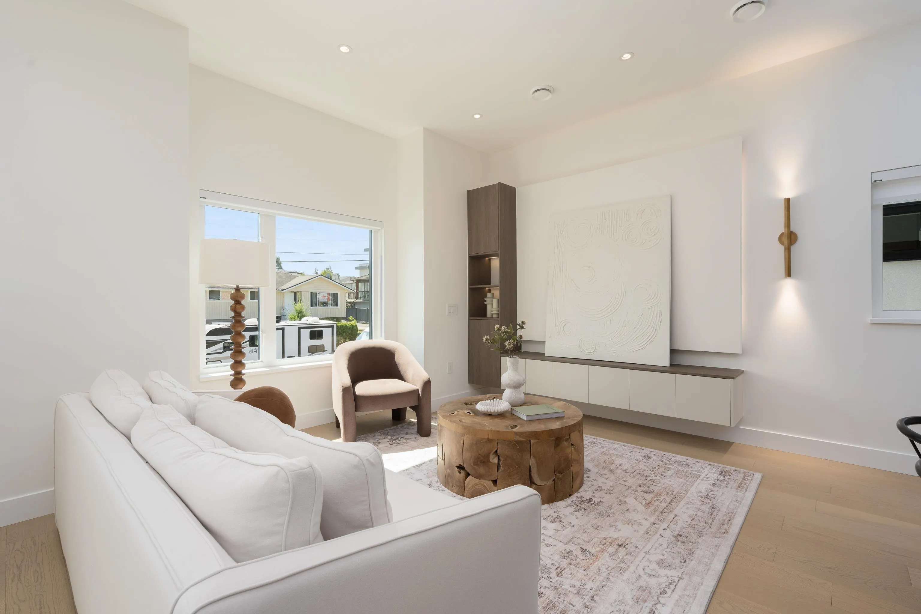 8483 16 Avenue #2