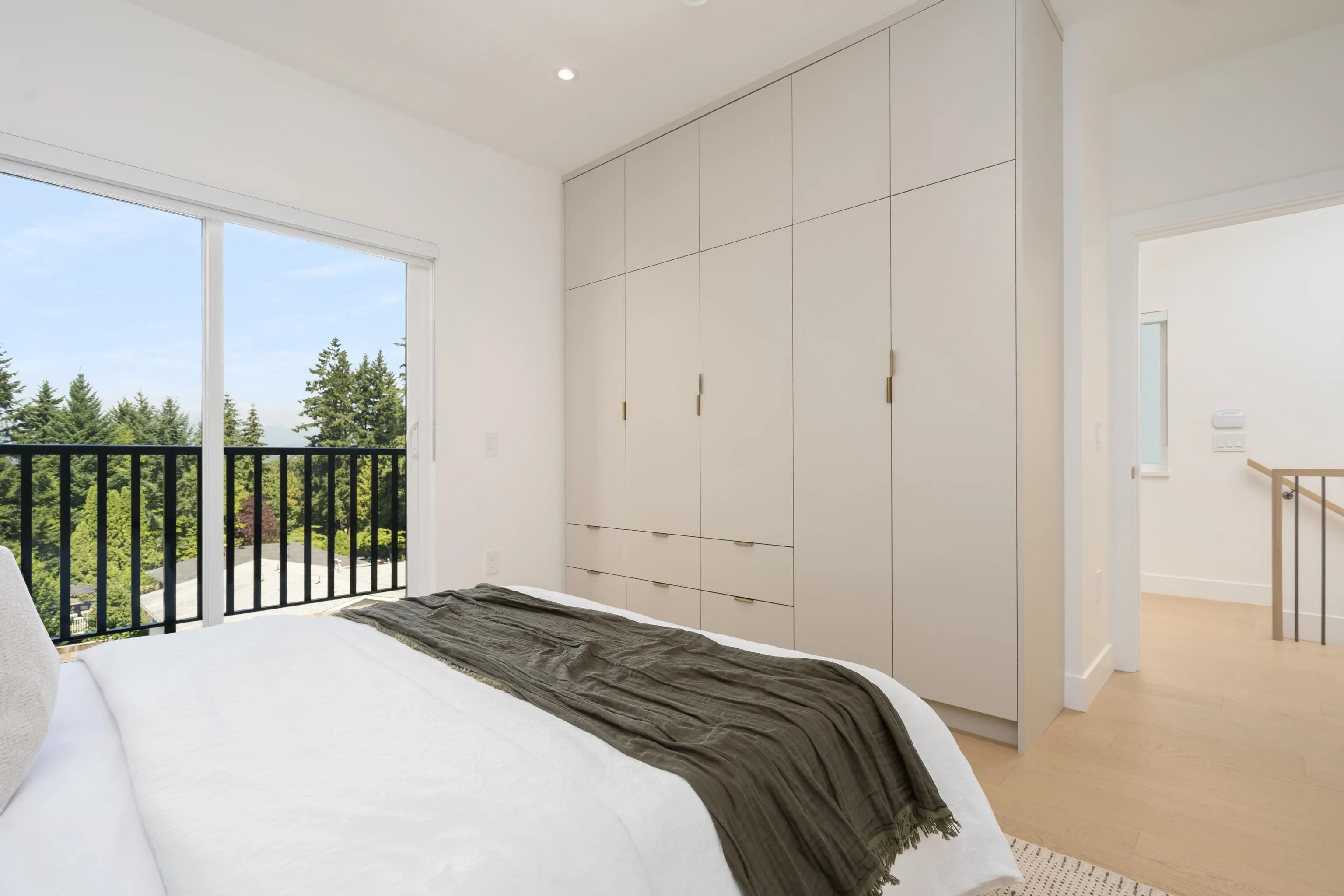 8483 16 Avenue #2
