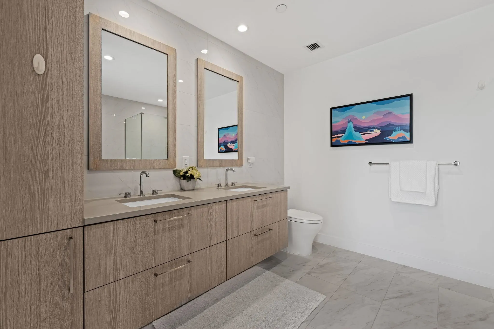 707 E 3 Street #208