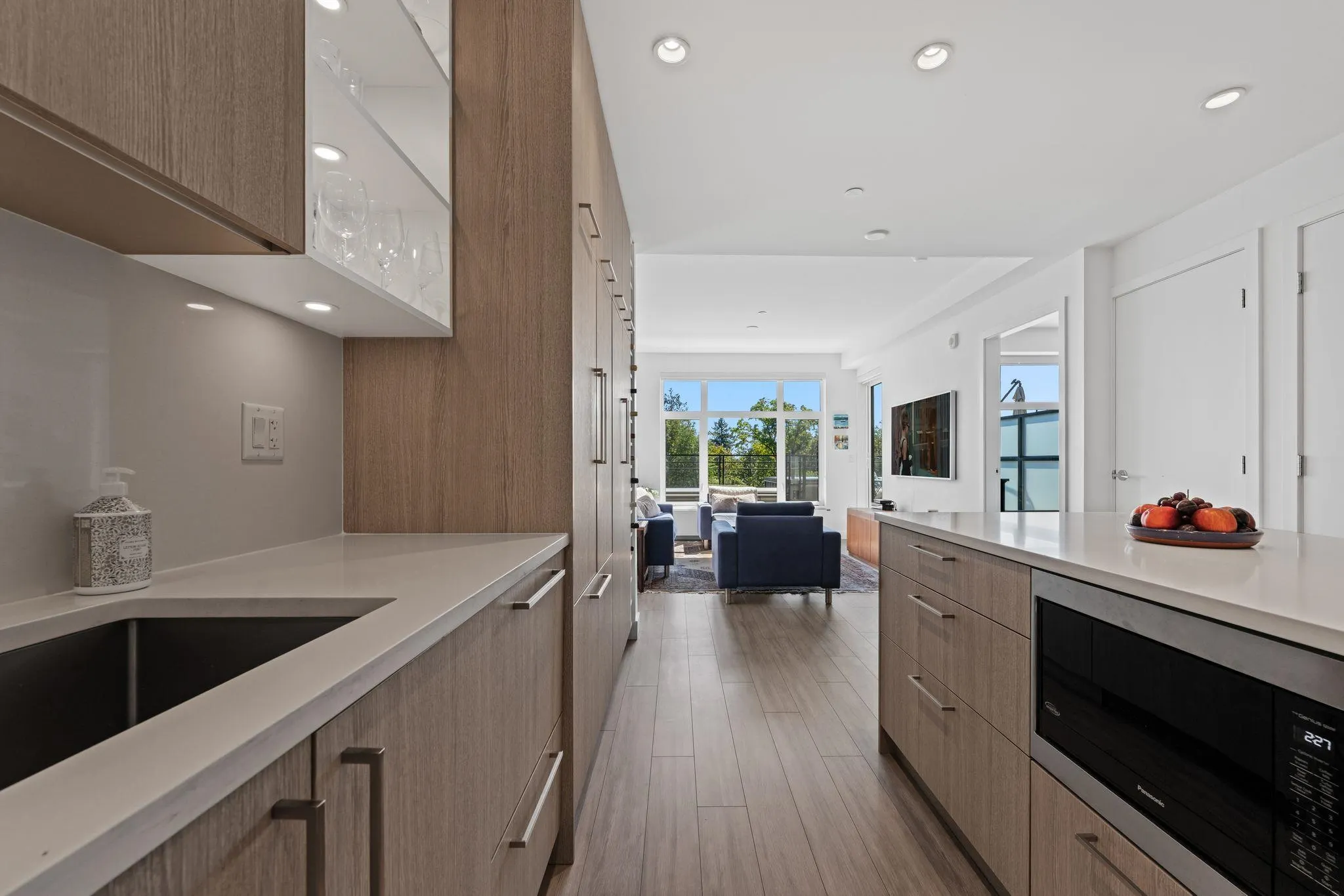 707 E 3 Street #208