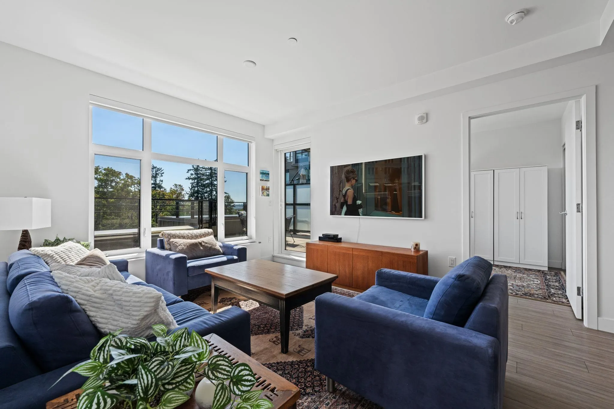 707 E 3 Street #208