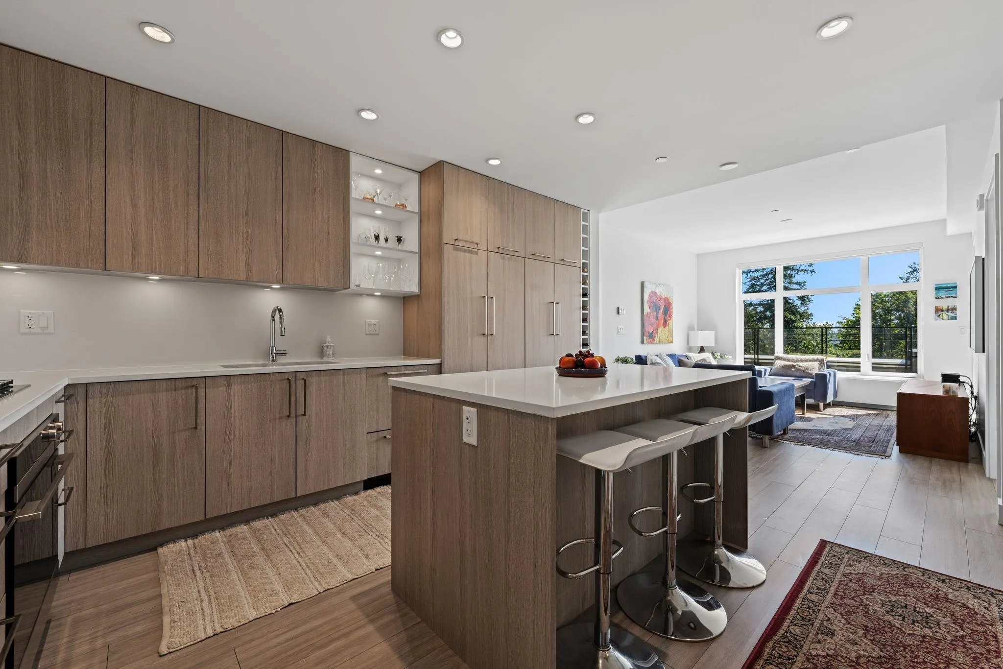 707 E 3 Street #208