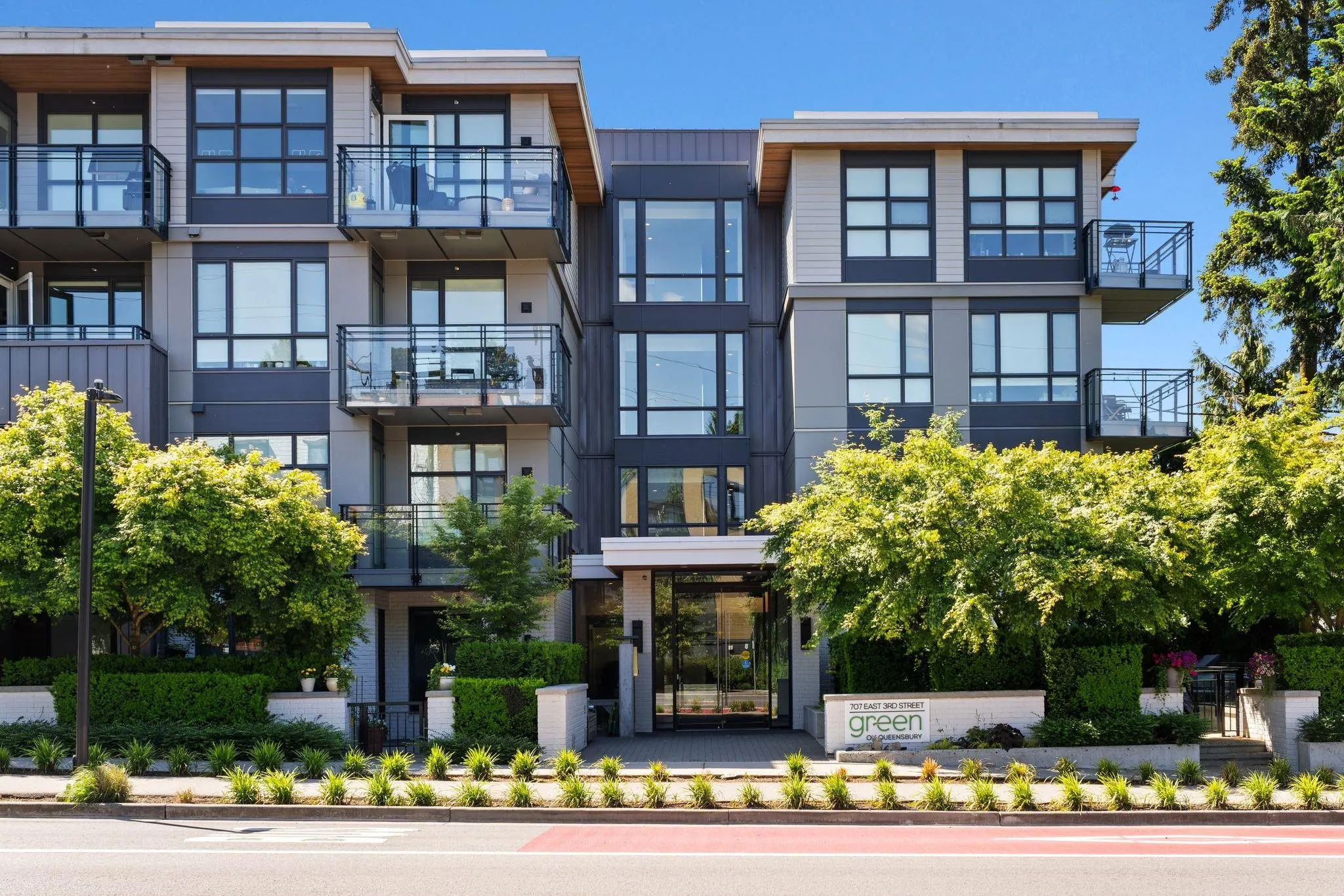 707 E 3 Street #208