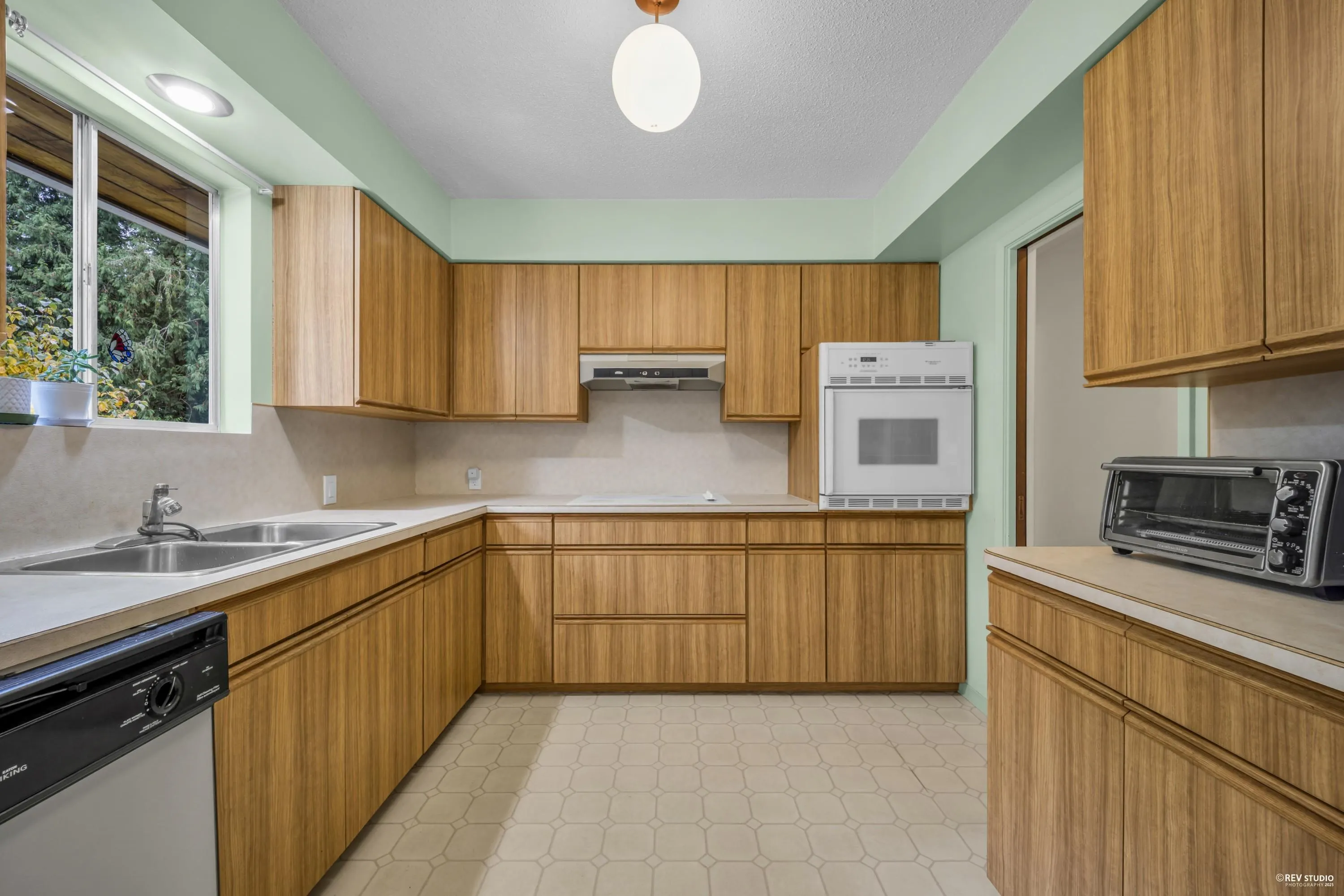 4578 Capilano Road