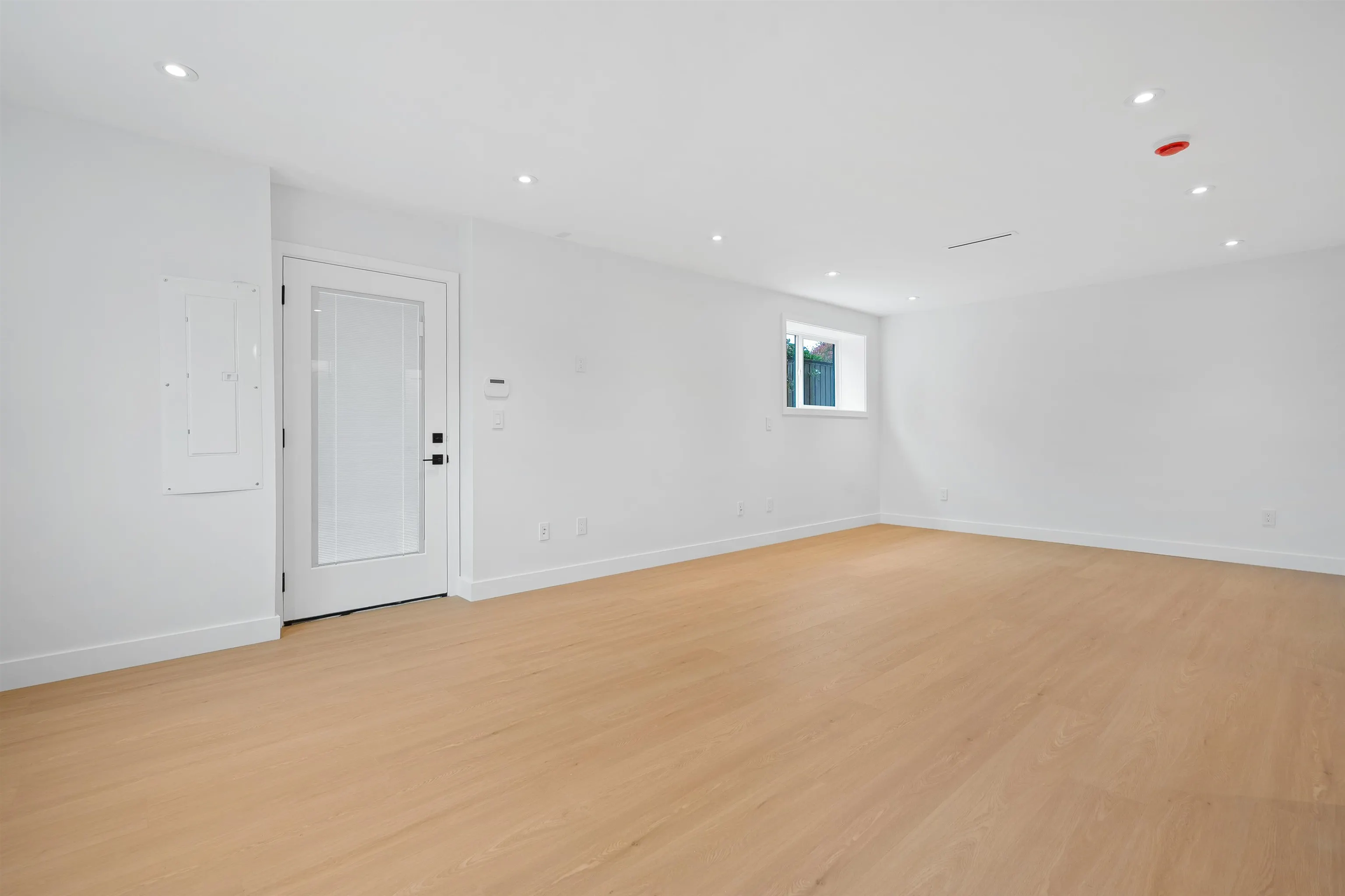 1060 Stratford Avenue #4