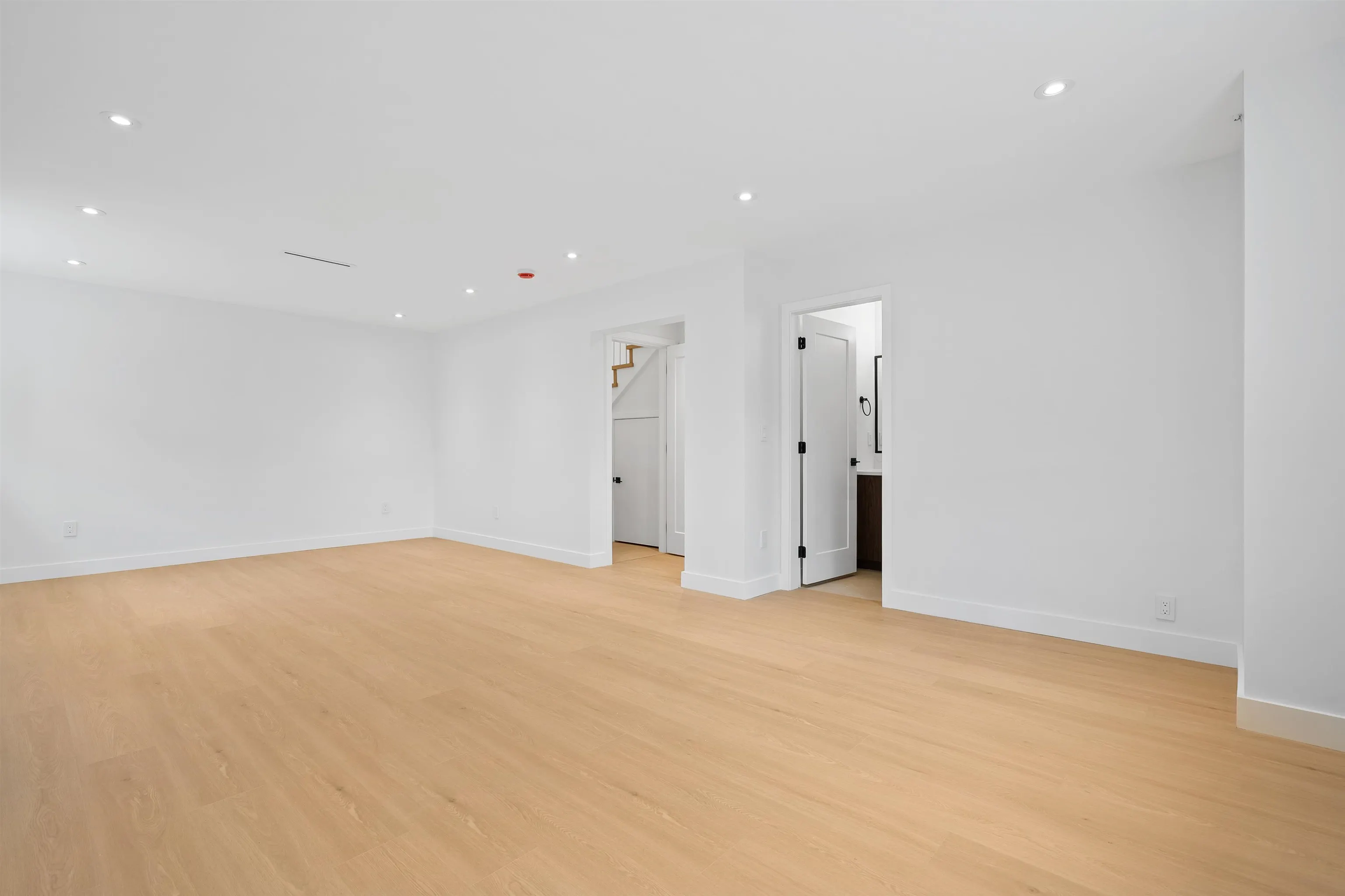 1060 Stratford Avenue #4