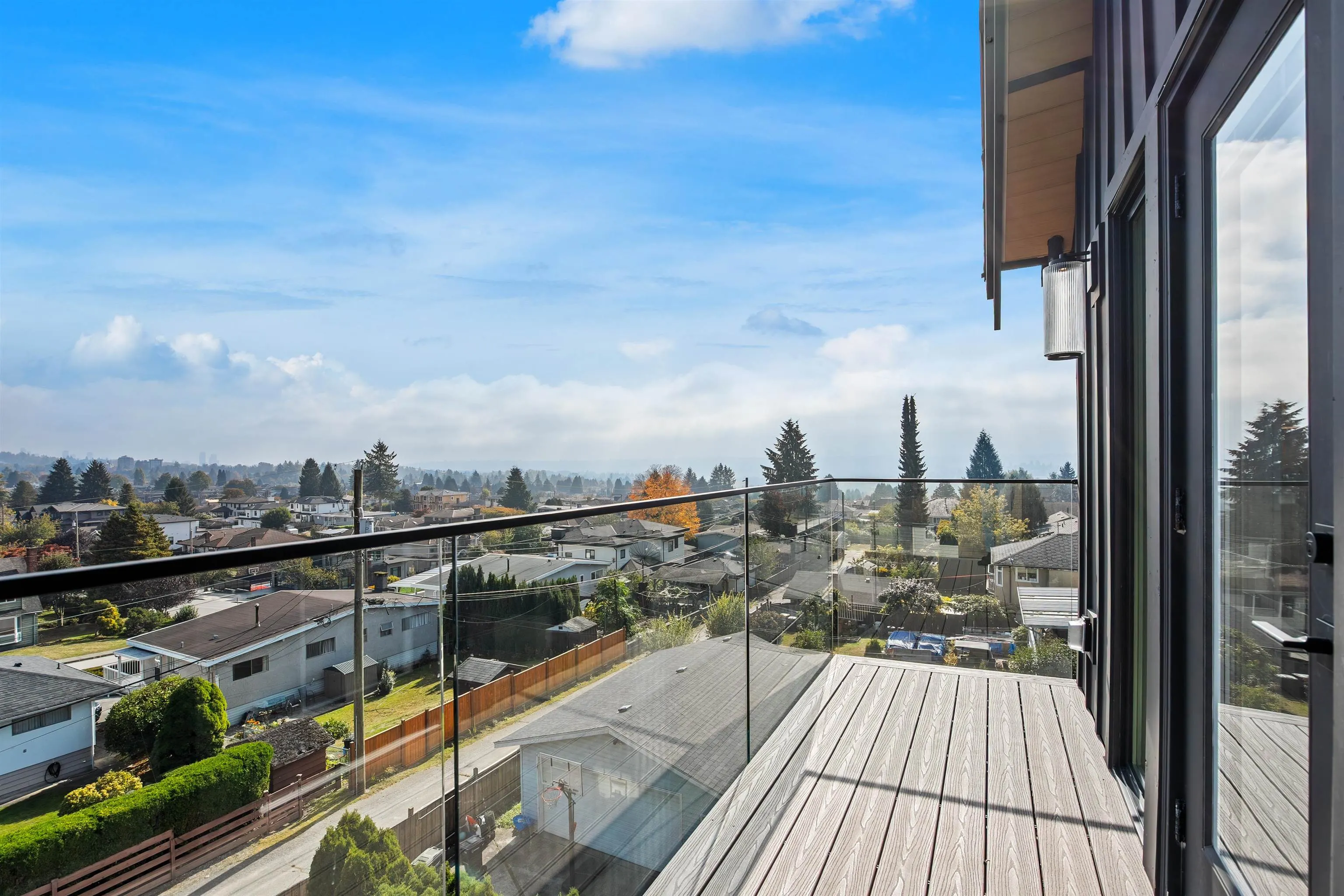 1060 Stratford Avenue #4