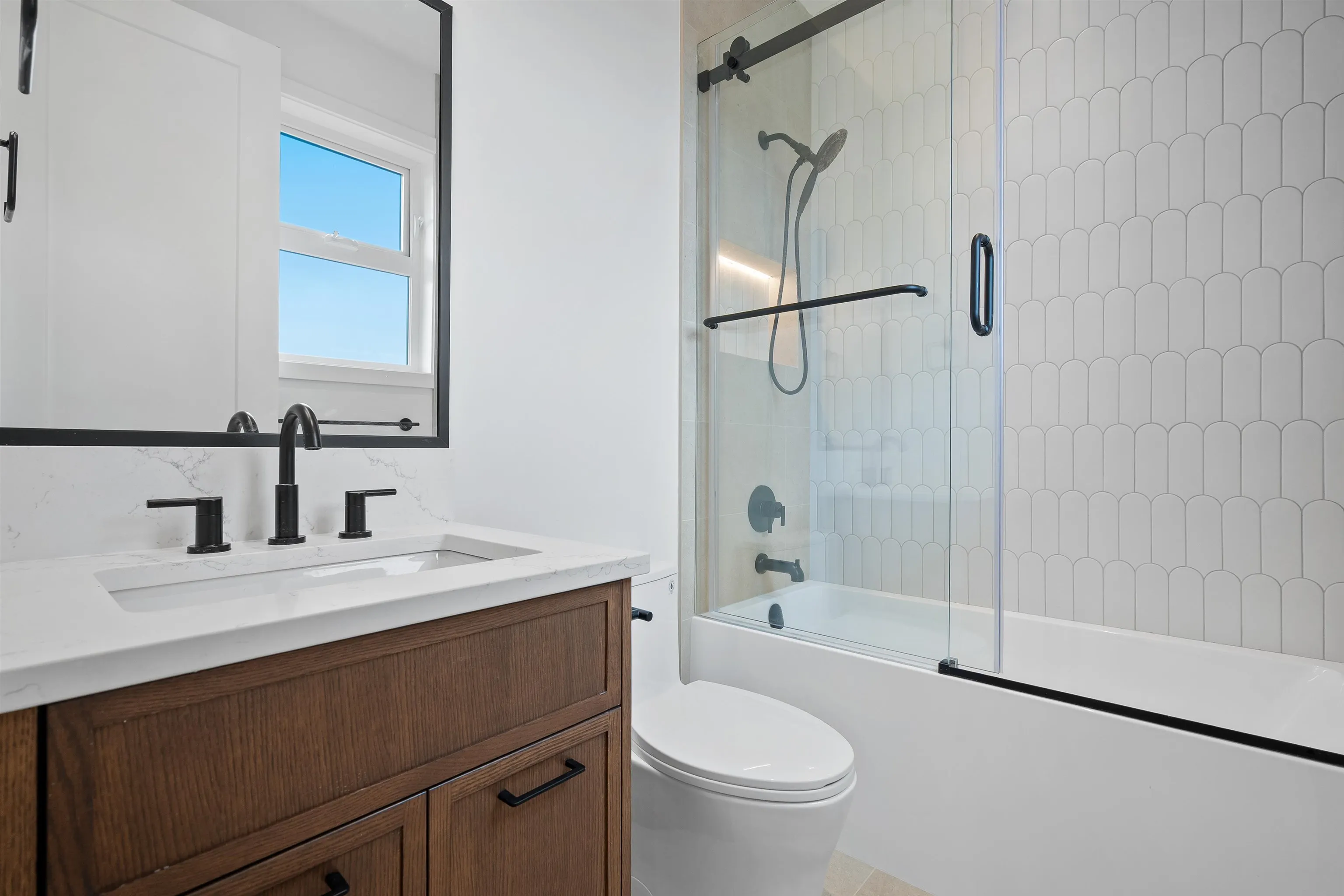 1060 Stratford Avenue #4