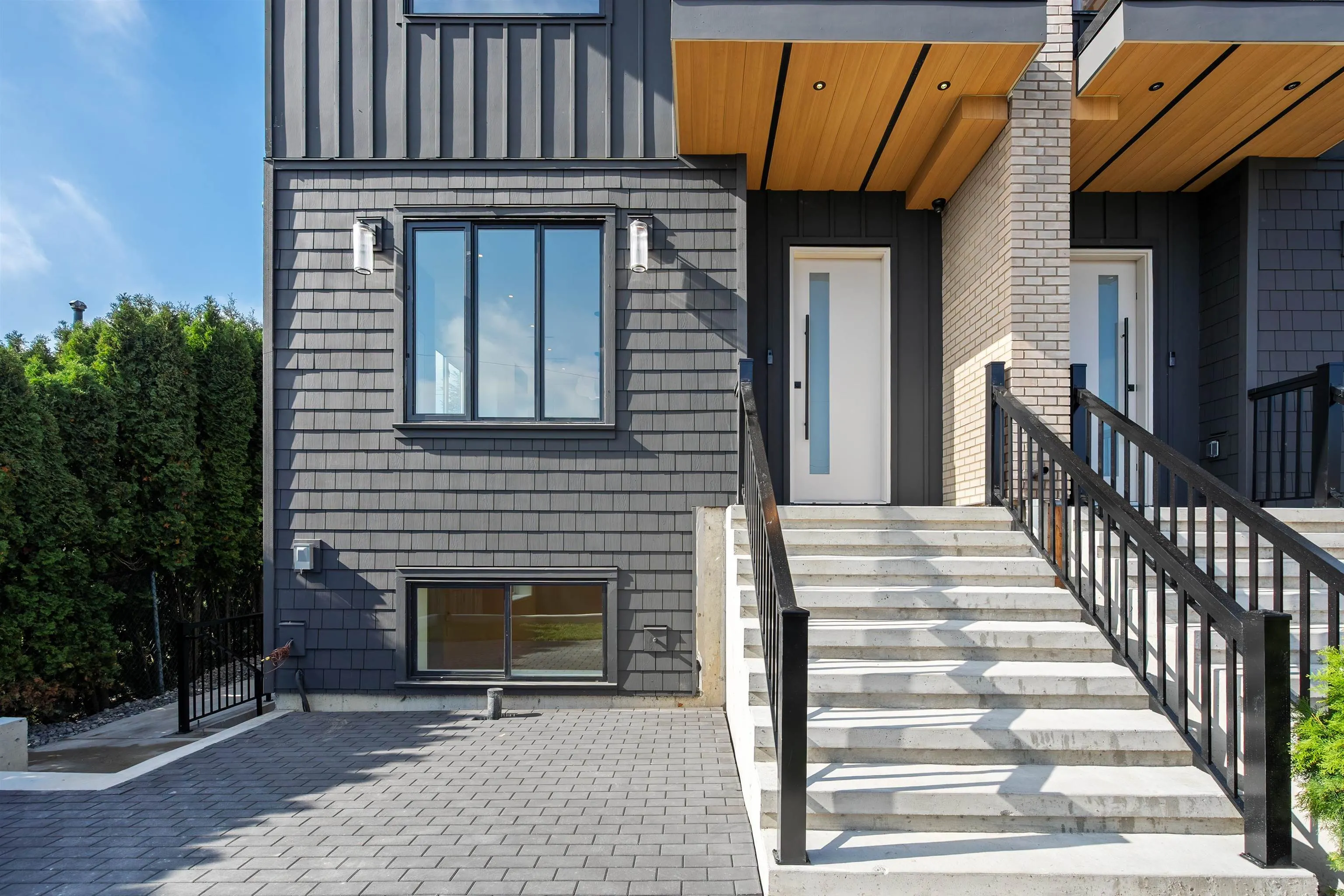 1060 Stratford Avenue #4