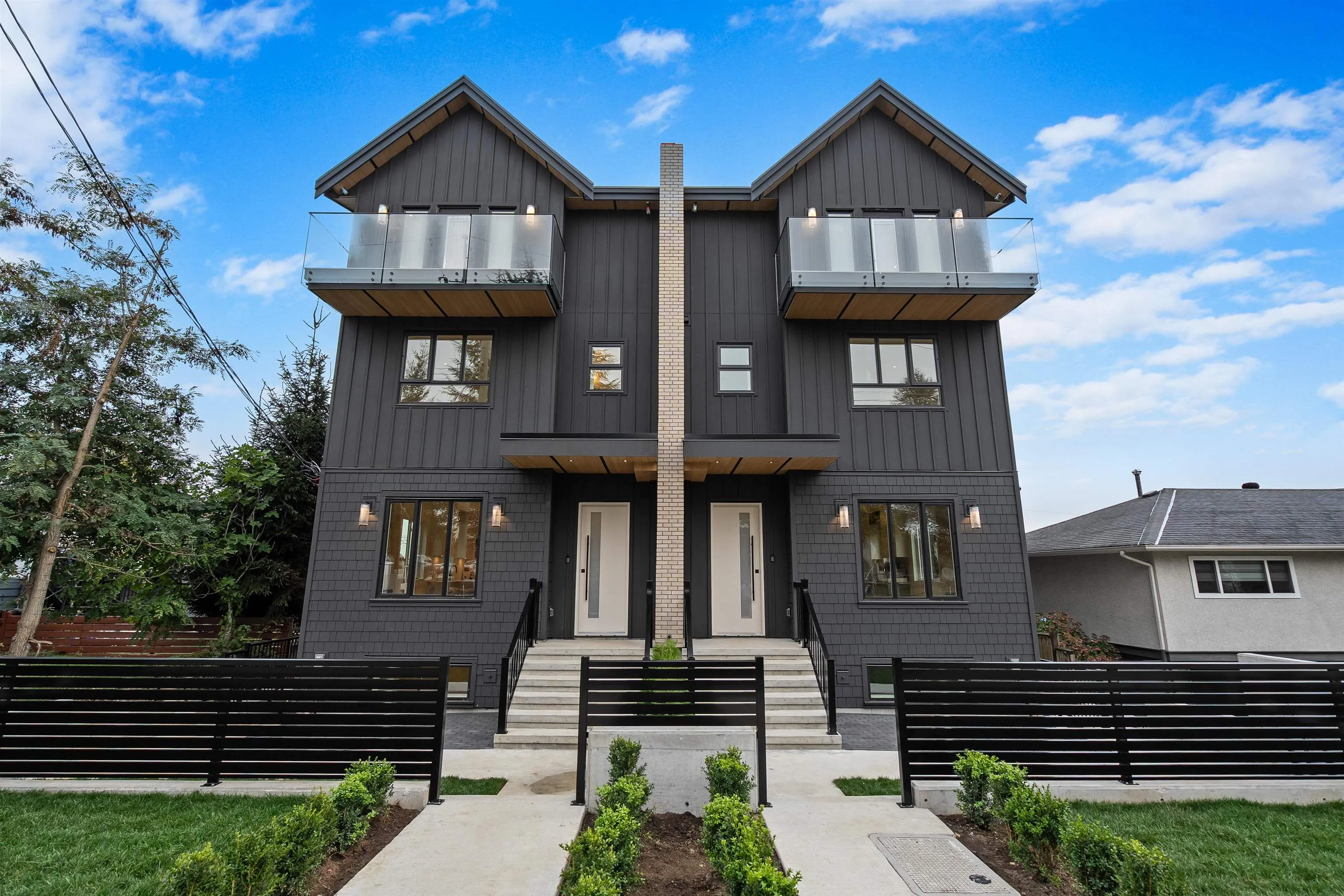 1060 Stratford Avenue #4
