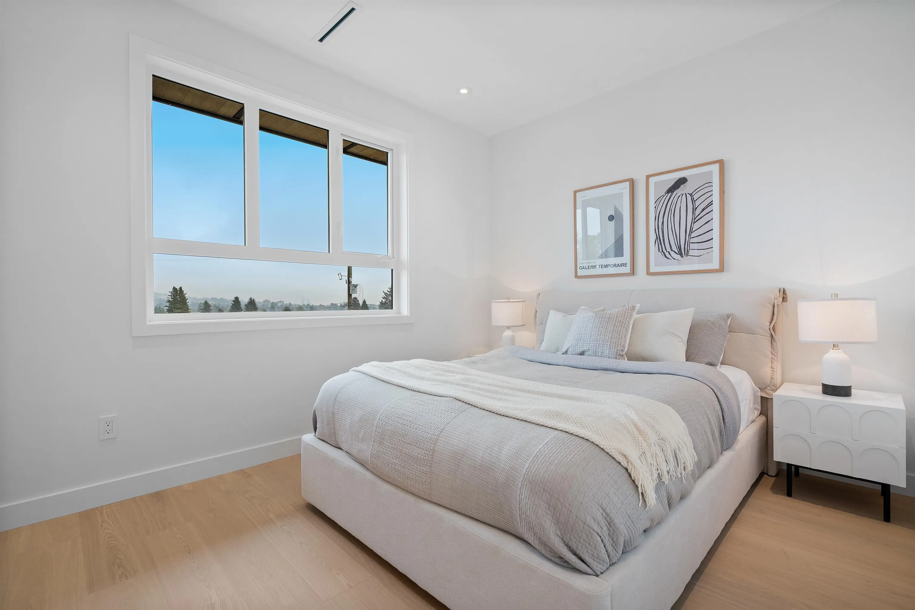 1060 Stratford Avenue #4