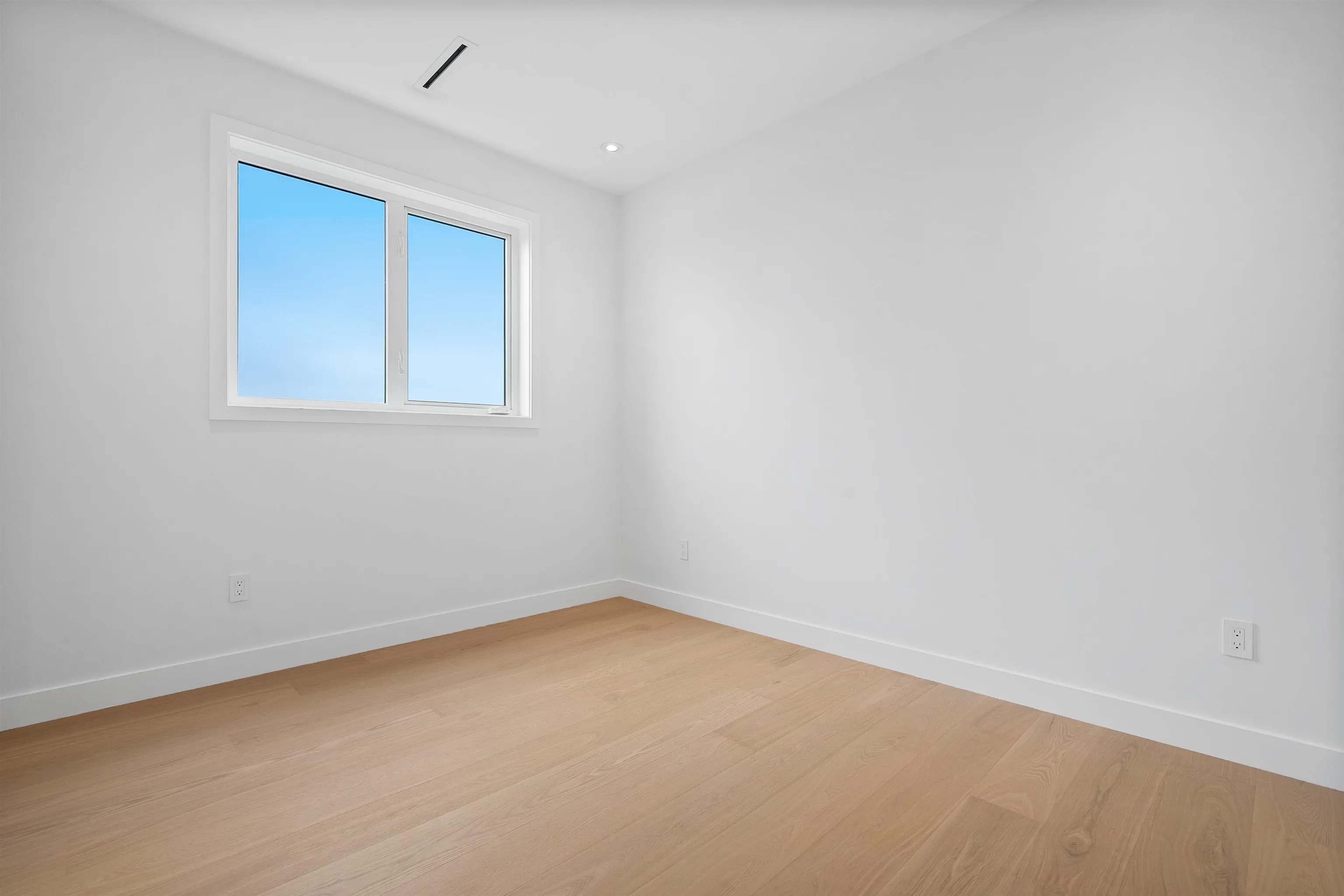 1060 Stratford Avenue #4