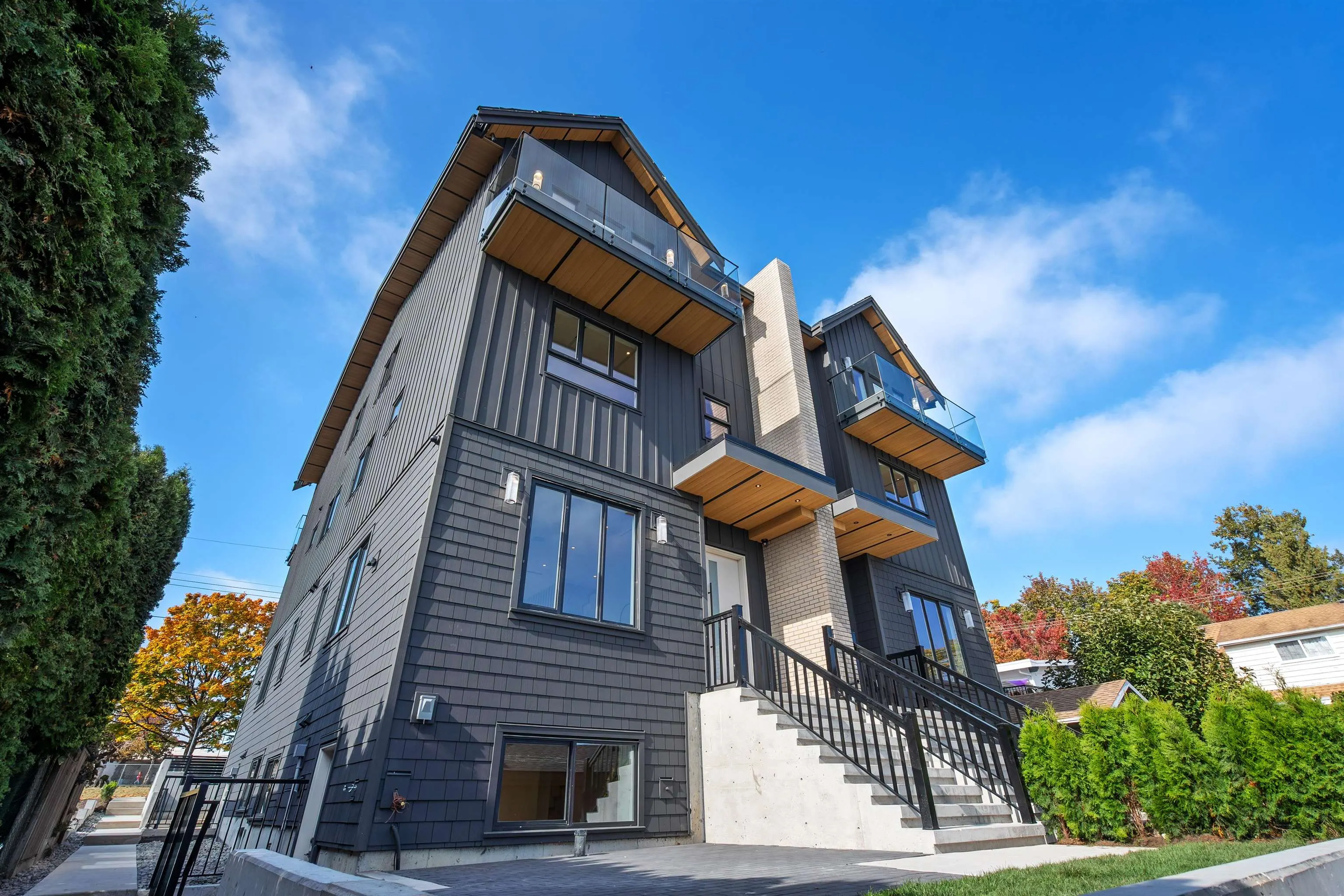 1060 Stratford Avenue #4