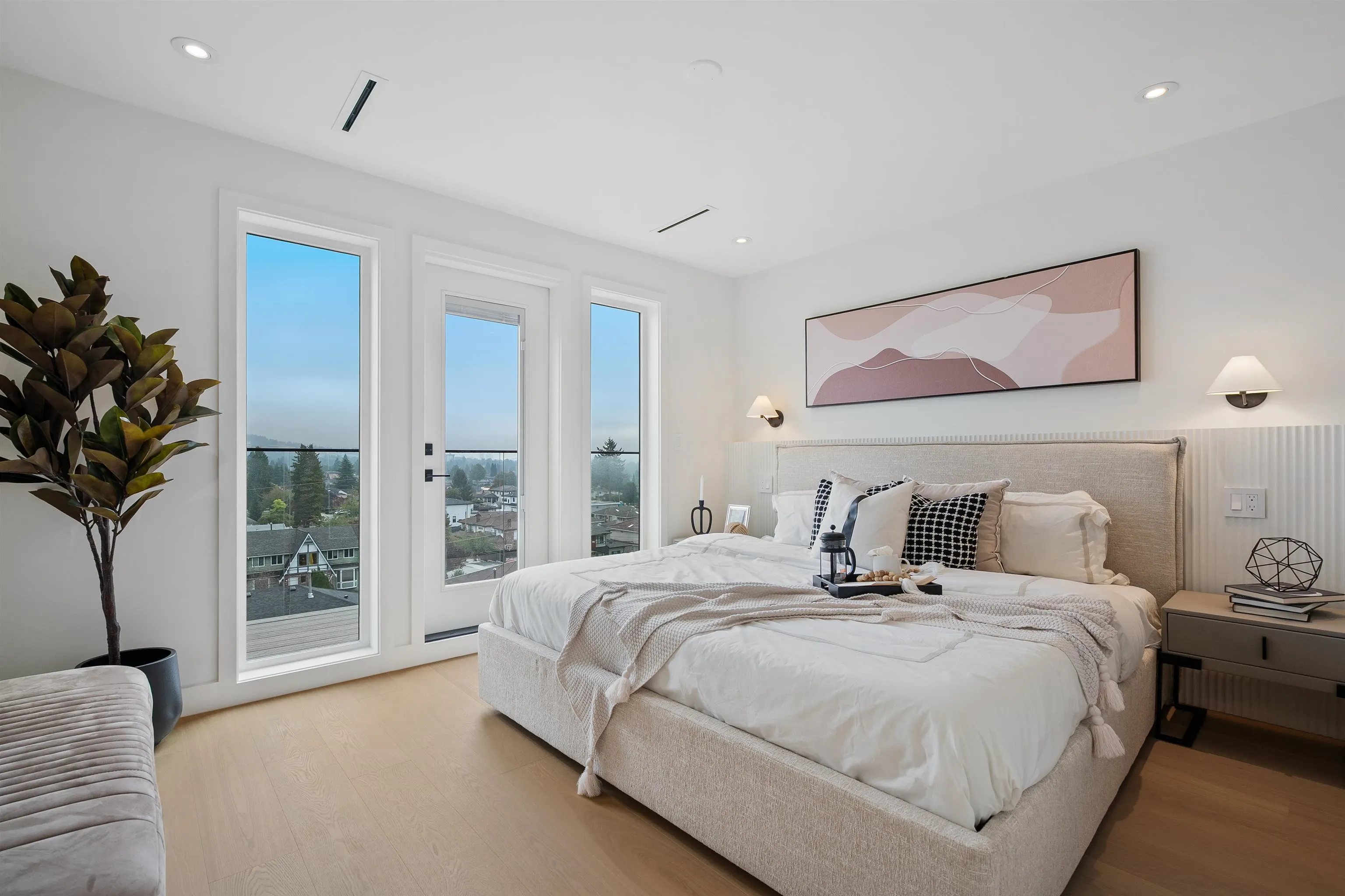 1060 Stratford Avenue #4
