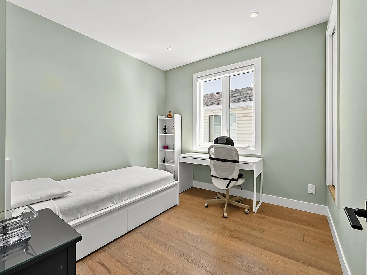 1324 W 15th Street