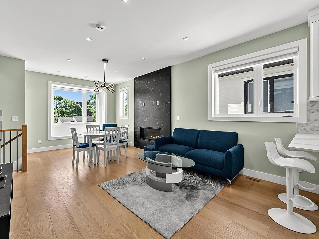 1324 W 15th Street