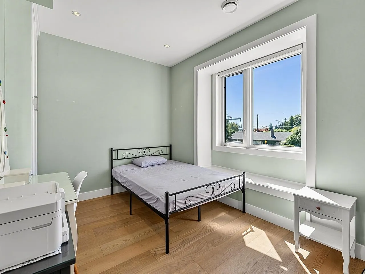 1324 W 15th Street