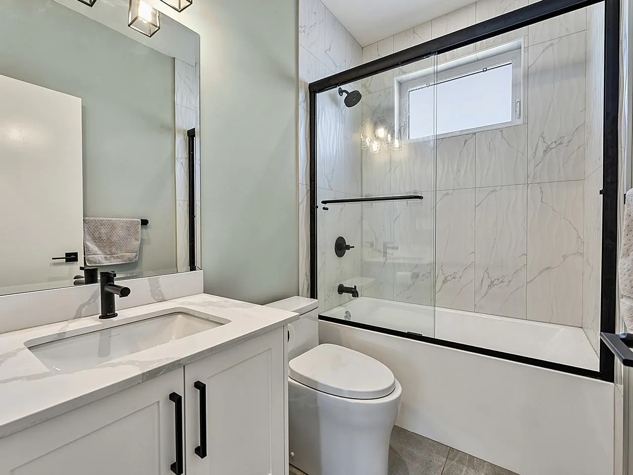 1324 W 15th Street