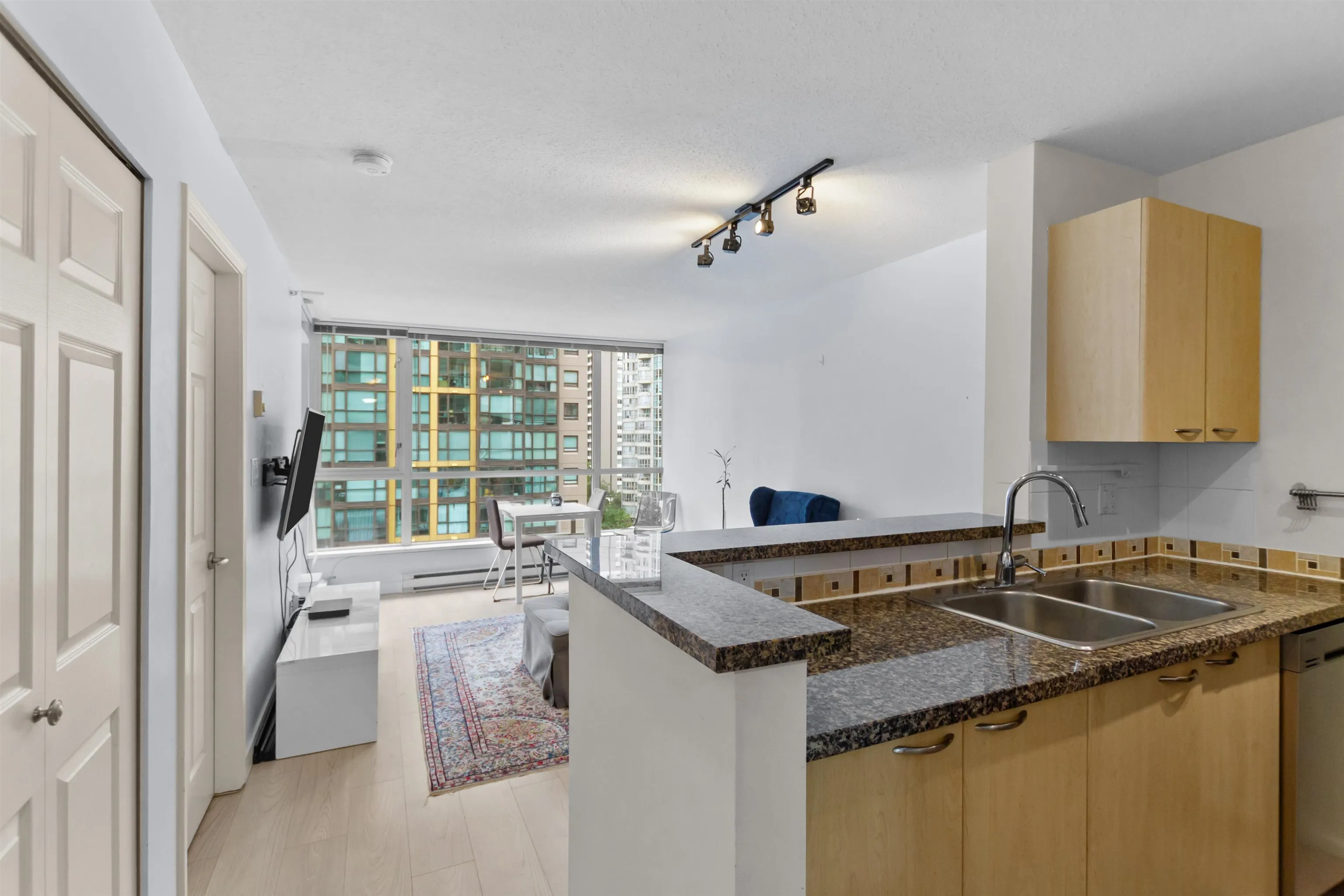 1420 W Georgia Street #1401