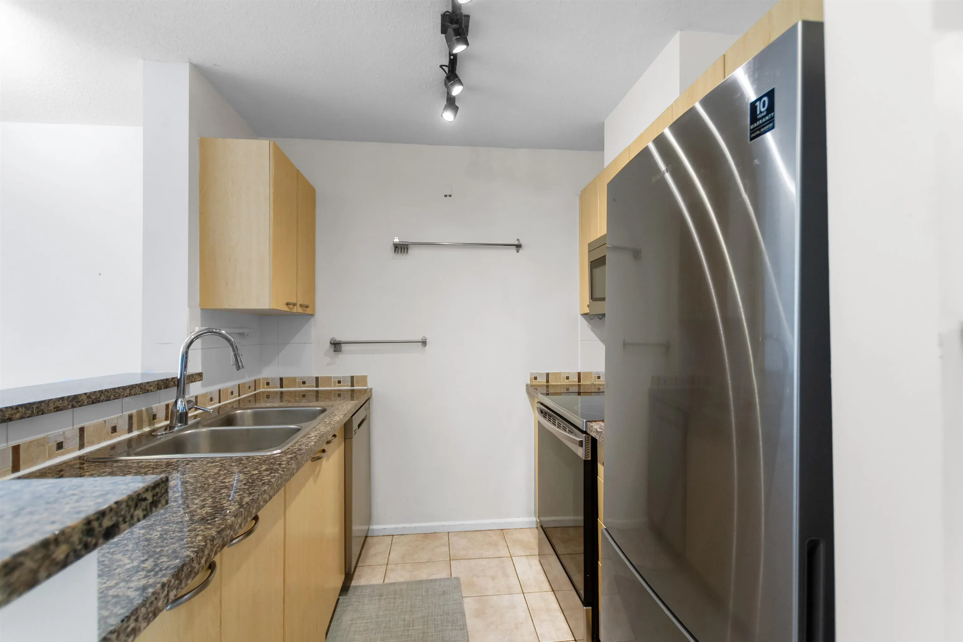 1420 W Georgia Street #1401