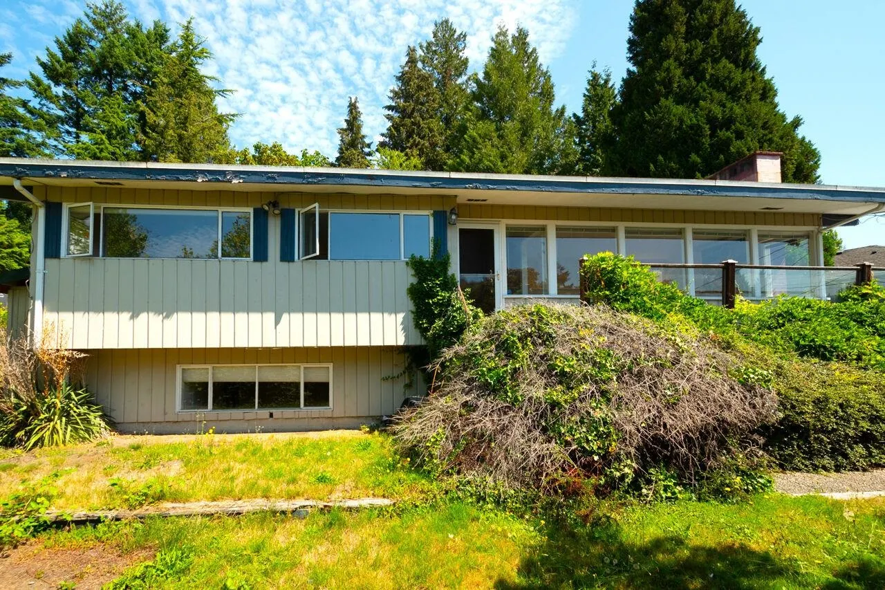 1241 Nepal Crescent