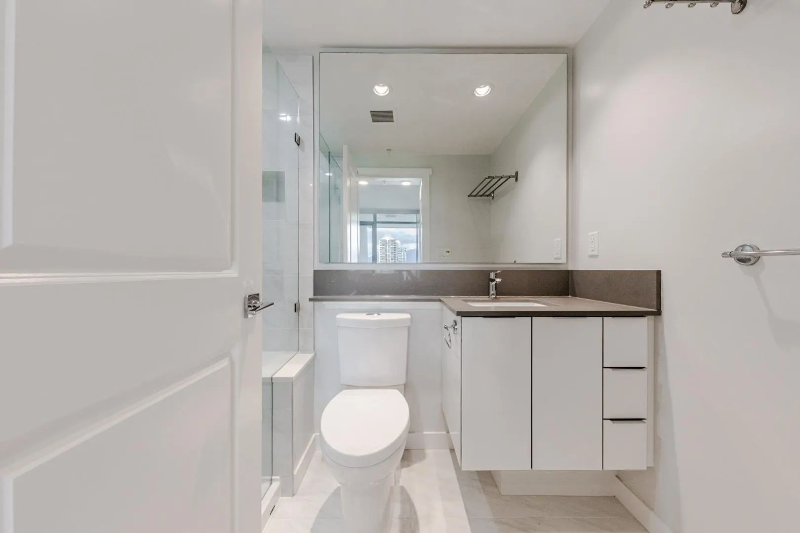 2388 Madison Avenue #2006