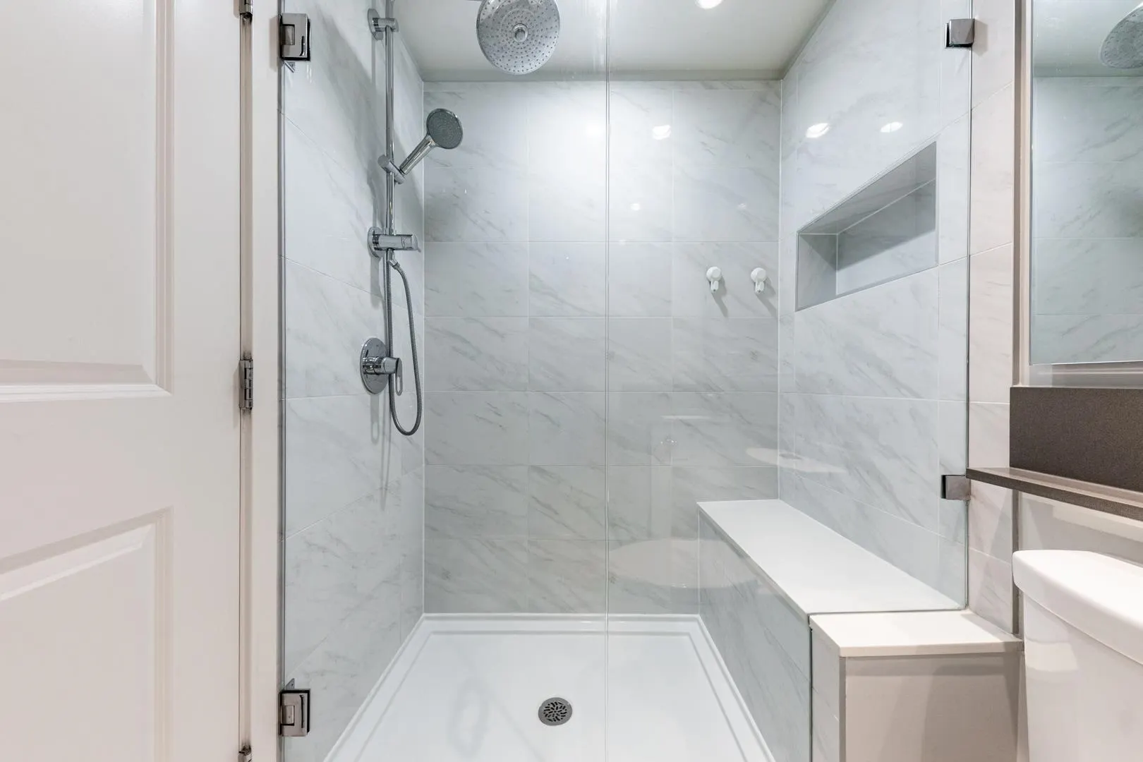 2388 Madison Avenue #2006