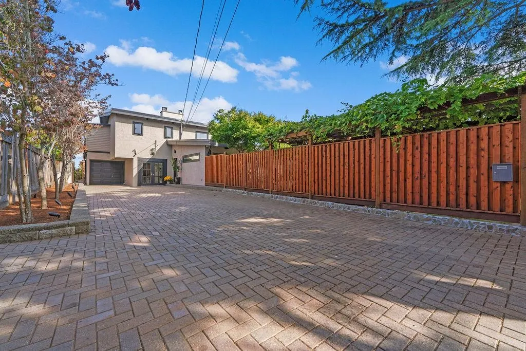 227 Centennial Parkway