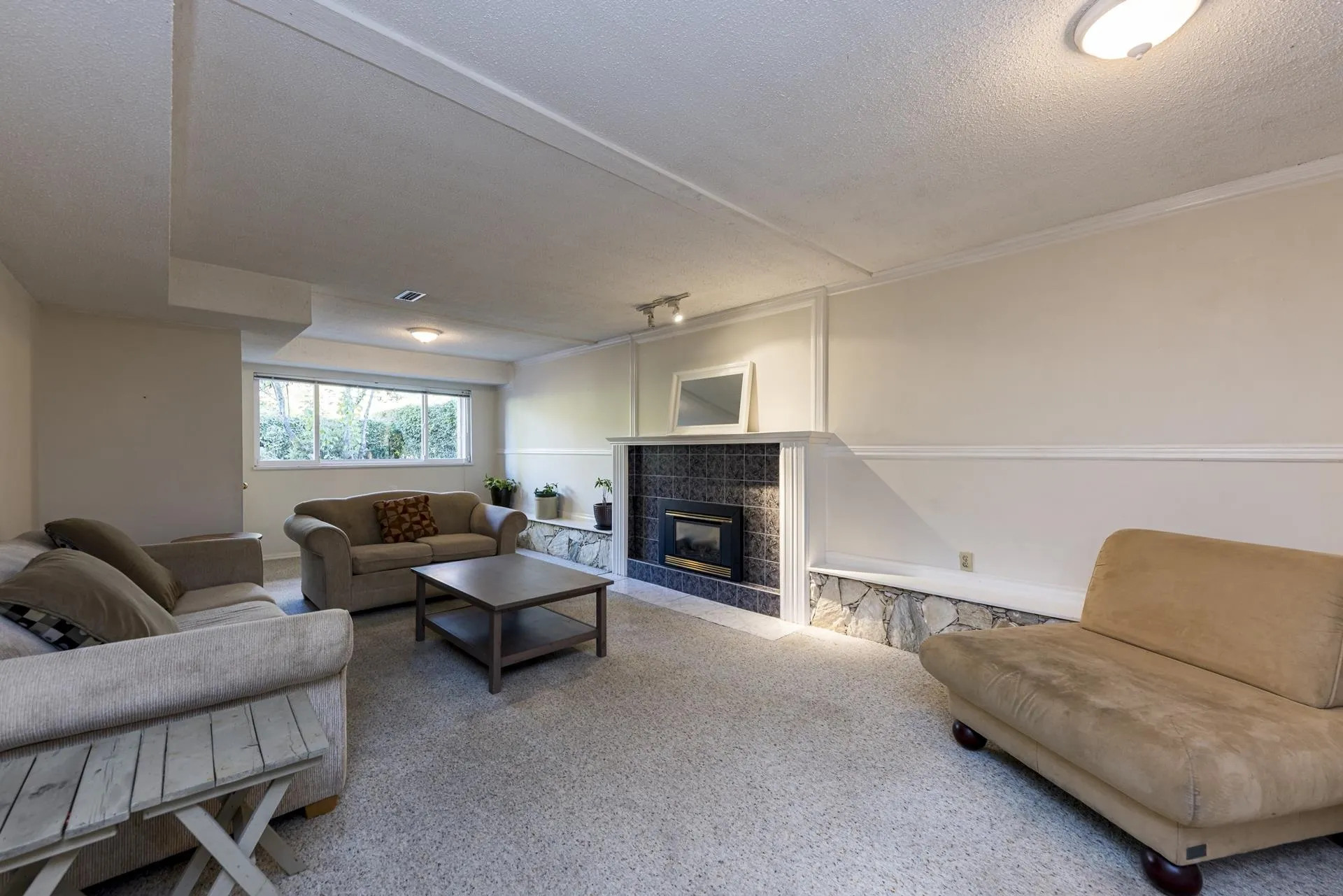 741 E 18th Street
