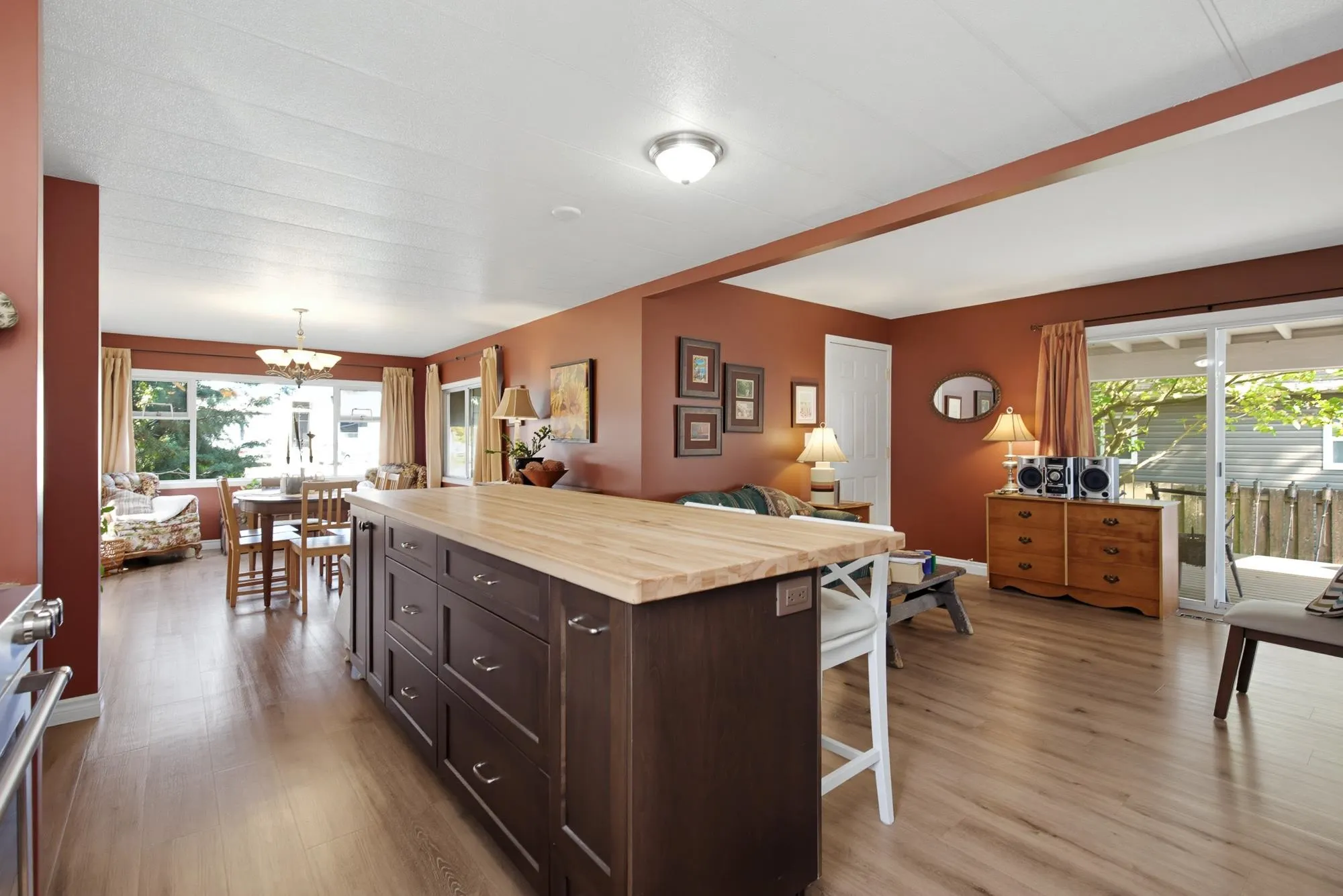 31590 Oakridge Crescent