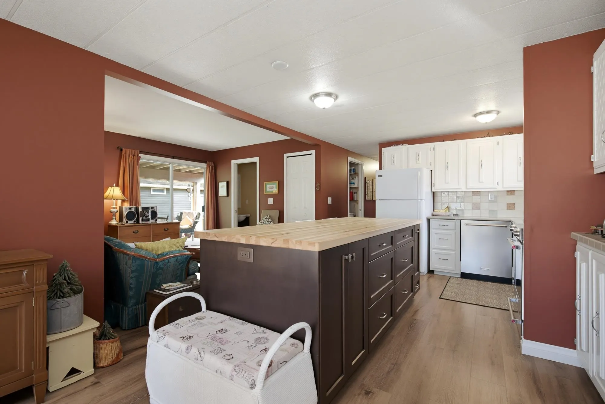 31590 Oakridge Crescent