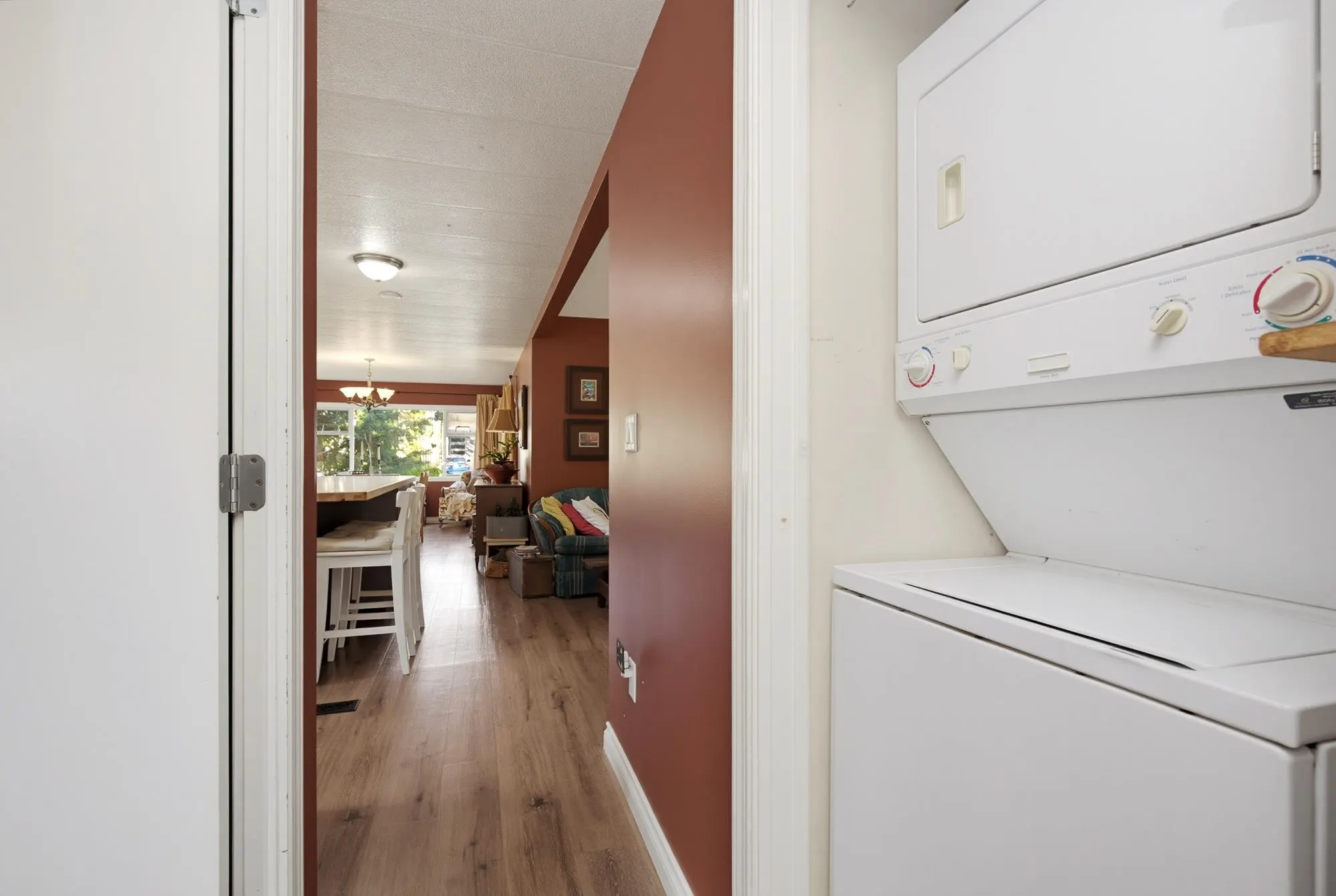 31590 Oakridge Crescent