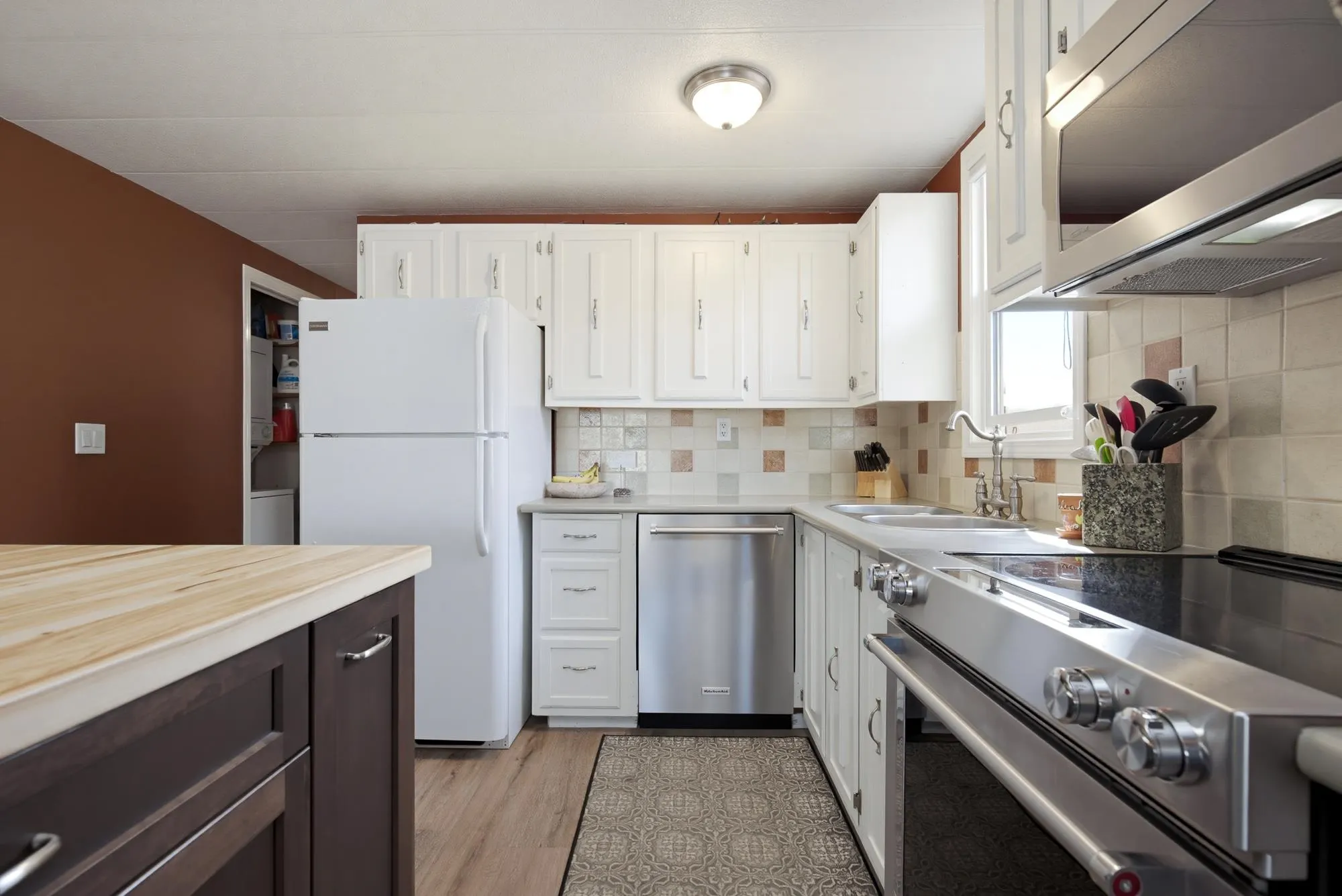 31590 Oakridge Crescent