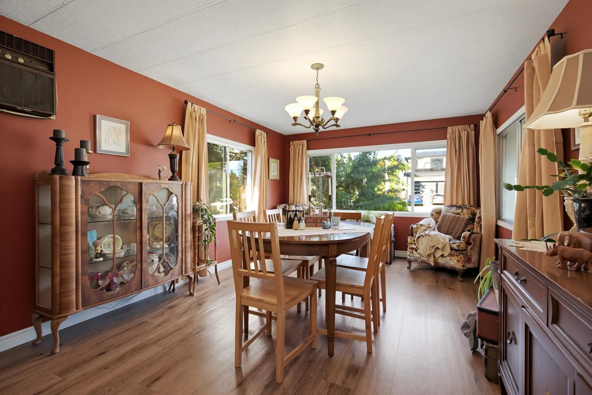 31590 Oakridge Crescent