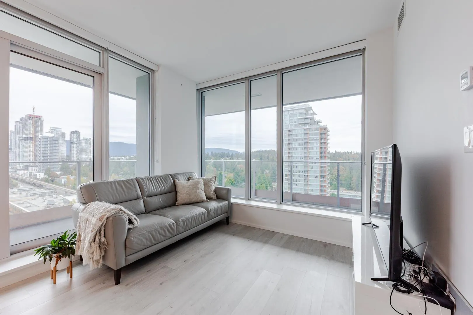3809 Evergreen Place #2001