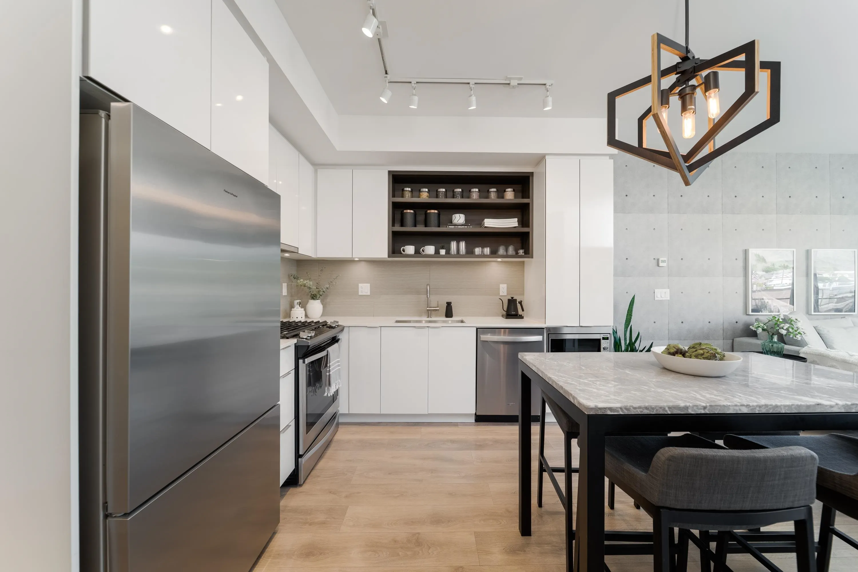 725 Marine Drive #517