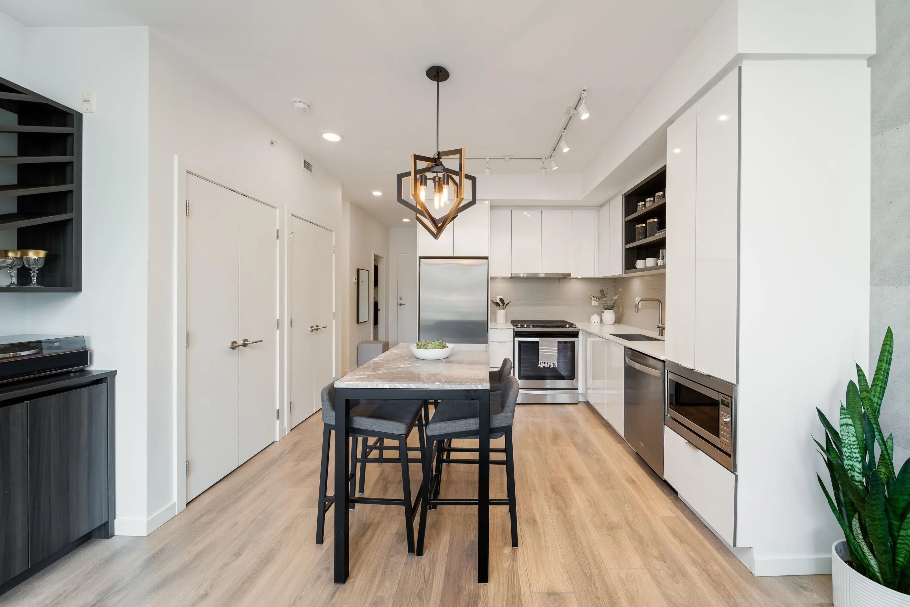 725 Marine Drive #517
