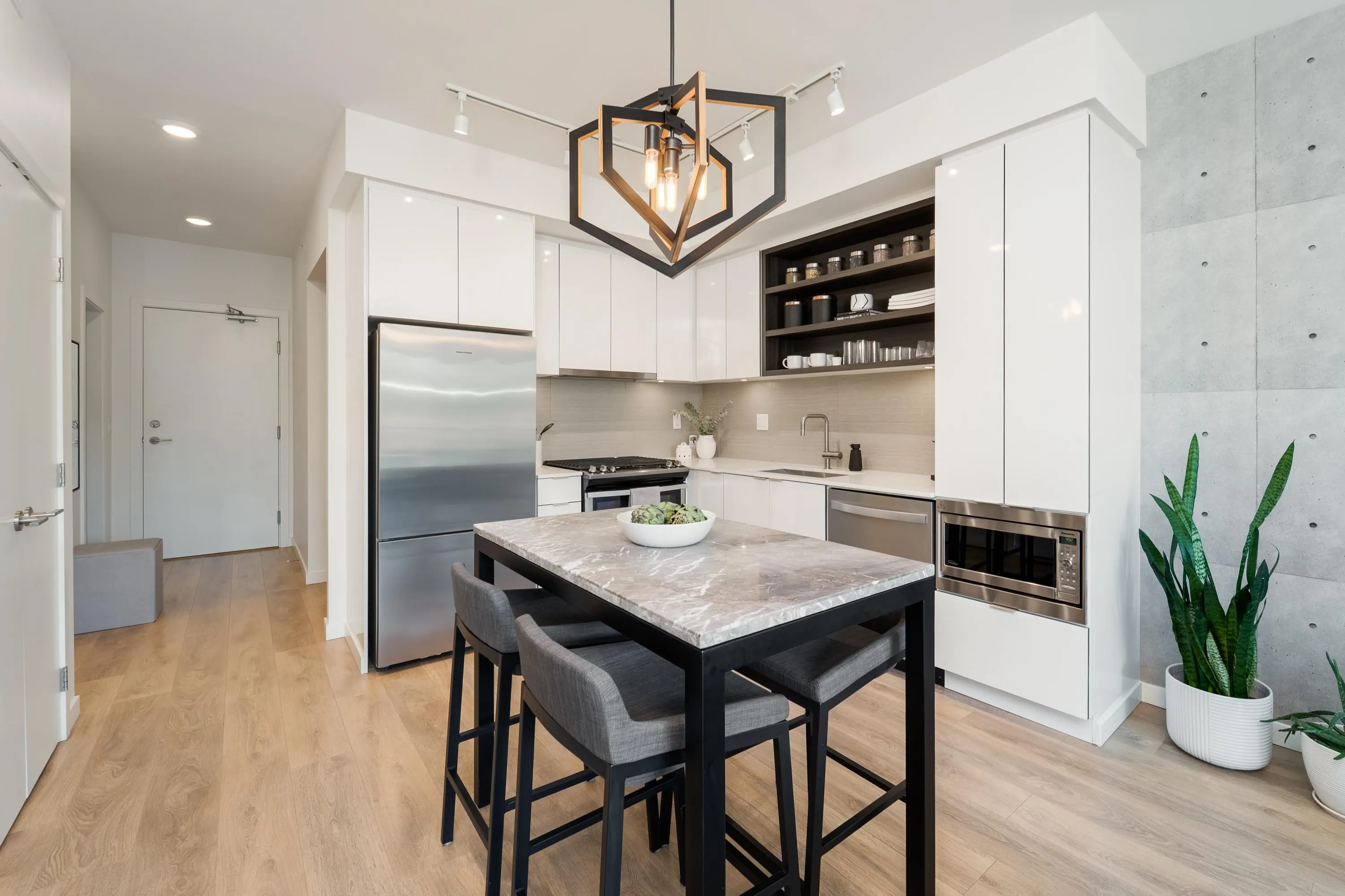 725 Marine Drive #517