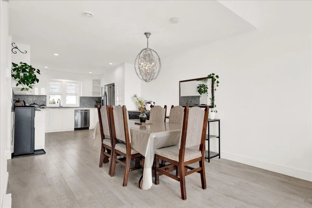 1209 Fourth Avenue #6