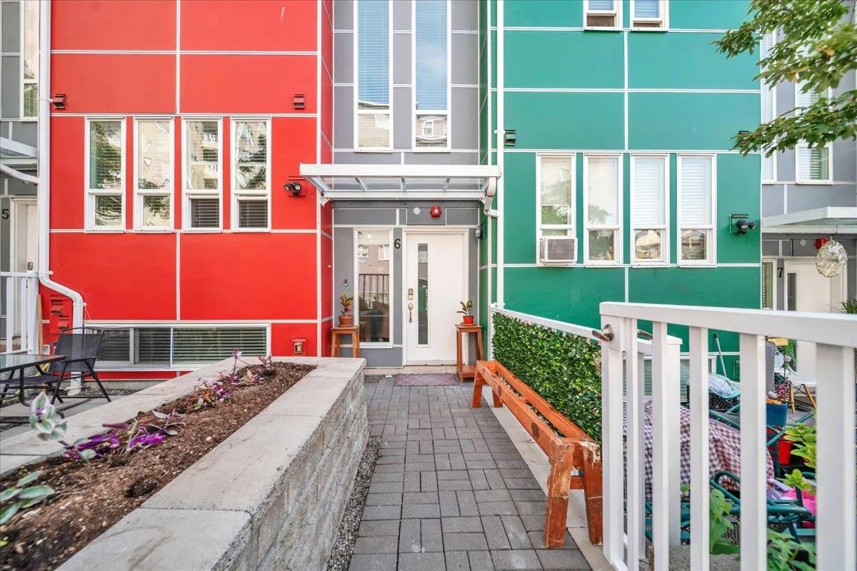 1209 Fourth Avenue #6