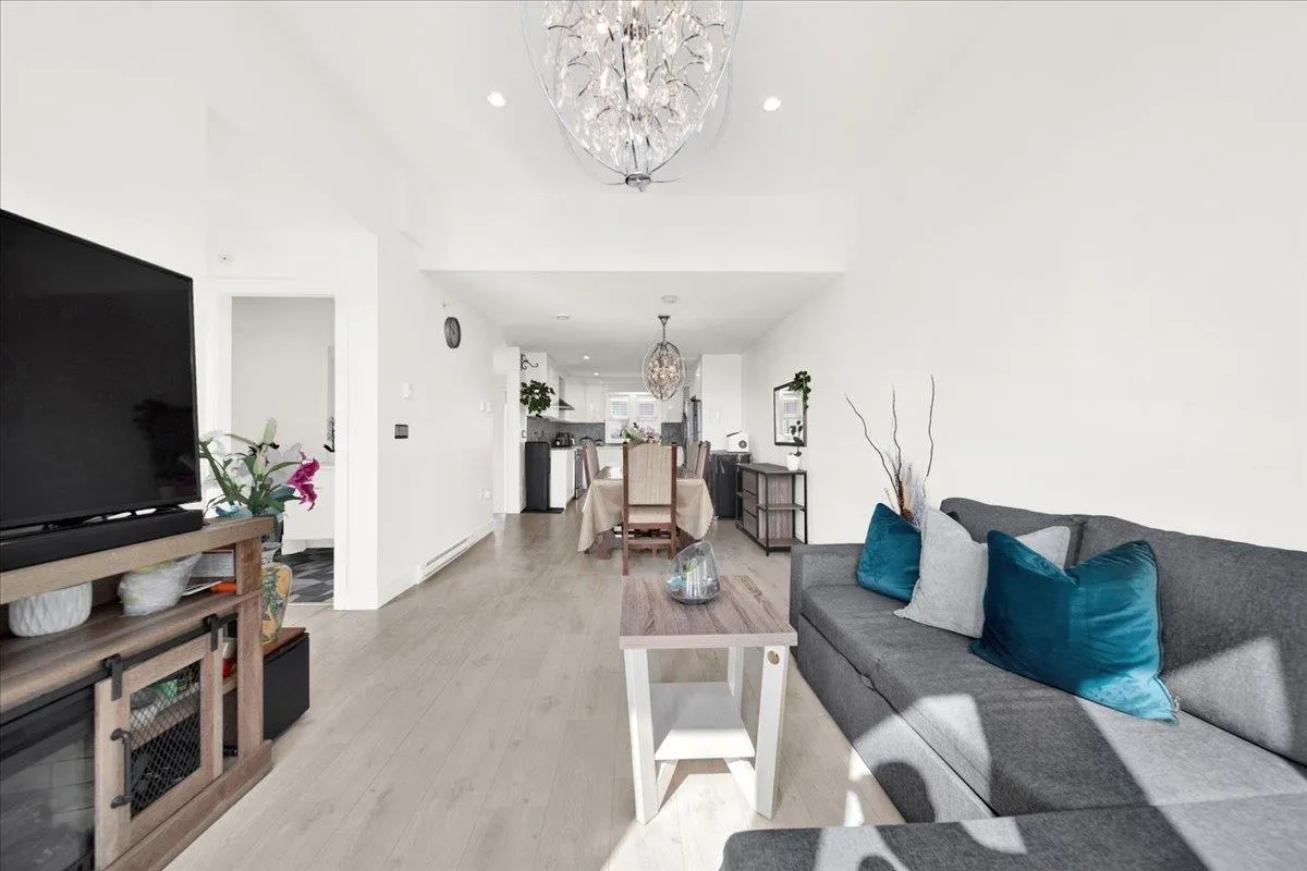 1209 Fourth Avenue #6
