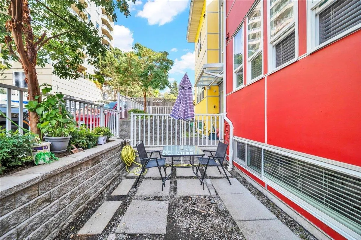 1209 Fourth Avenue #6