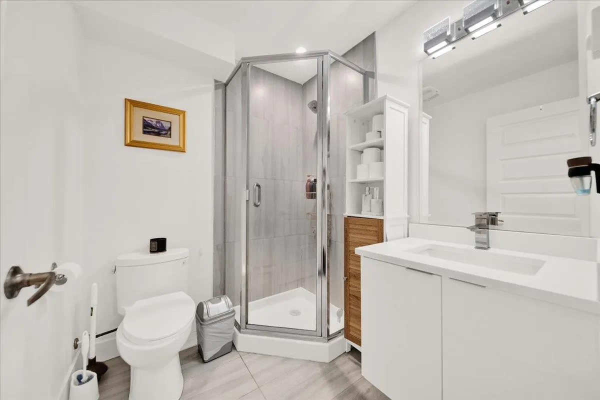 1209 Fourth Avenue #6