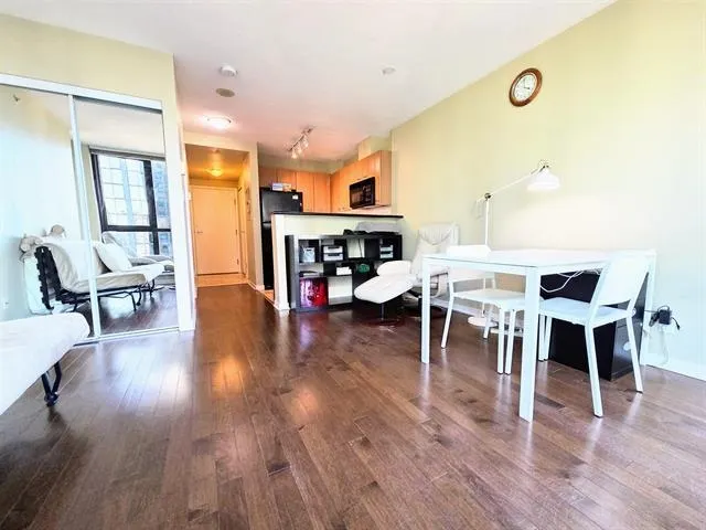 1367 Alberni Street #1109