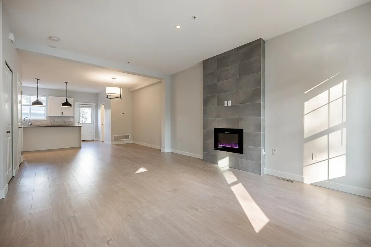 20159 83 Avenue