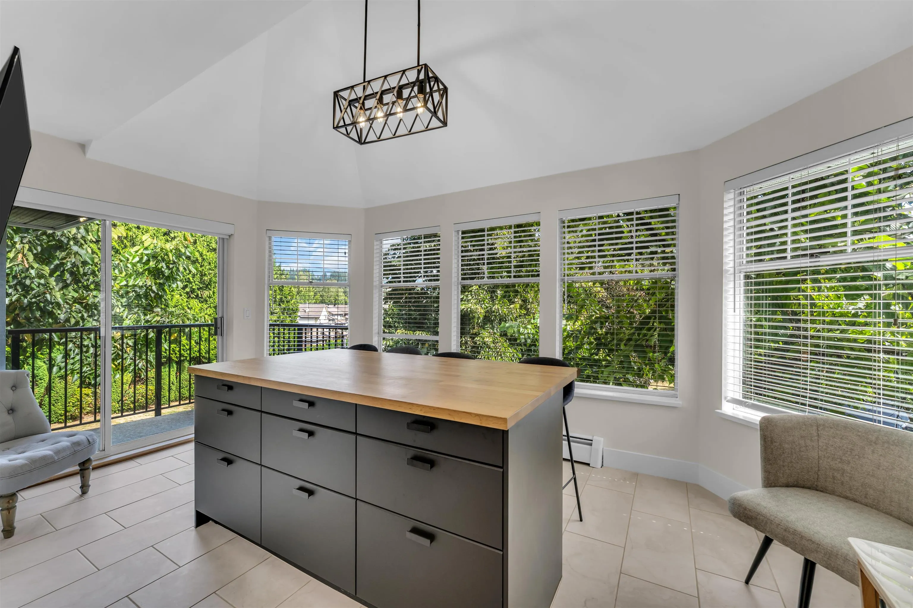 1140 Falcon Drive #10